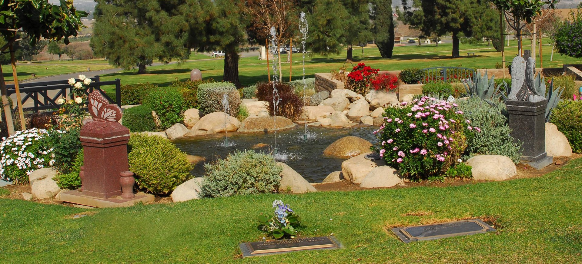 gray computer monitor