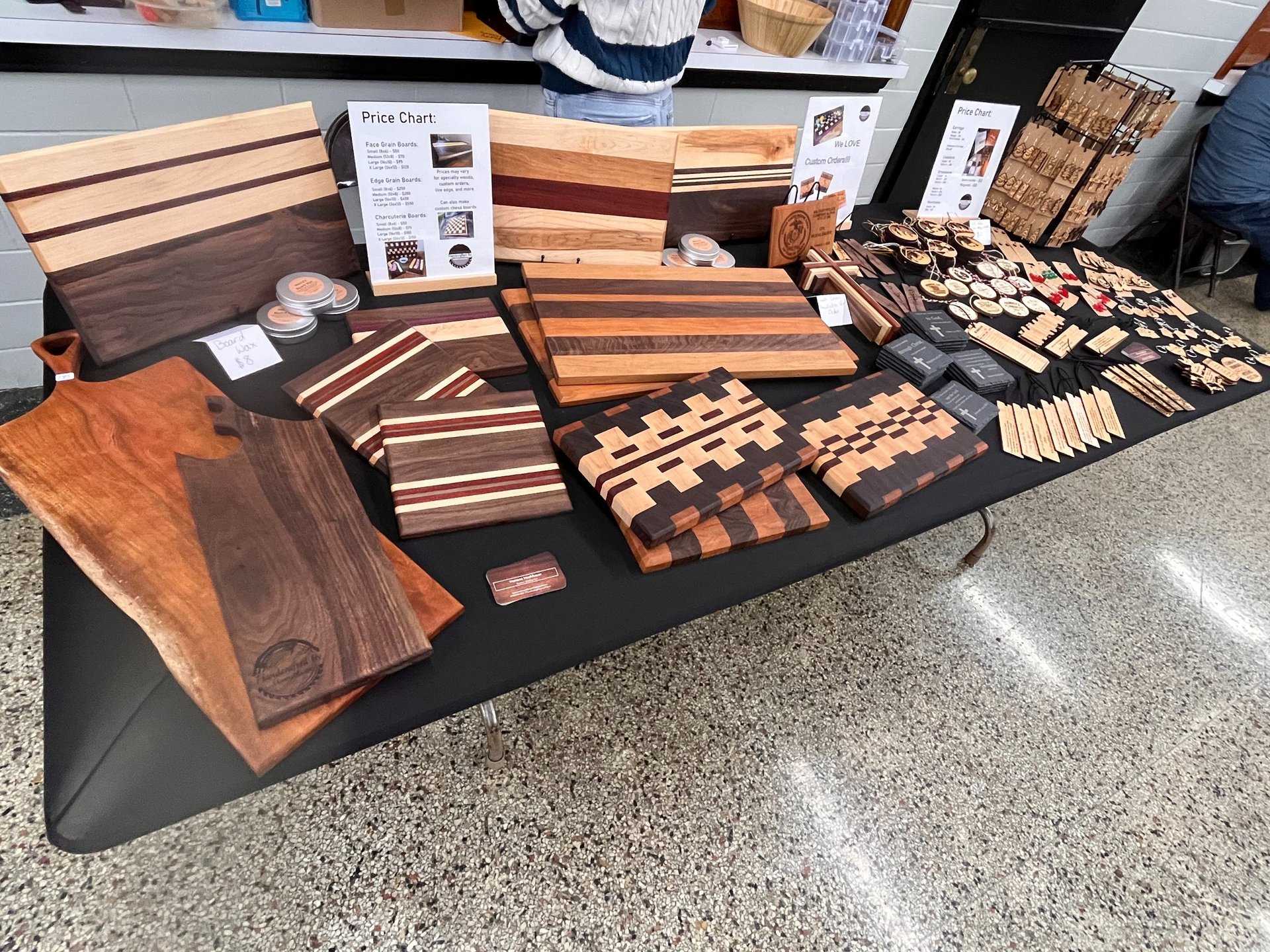 black and white bed linen