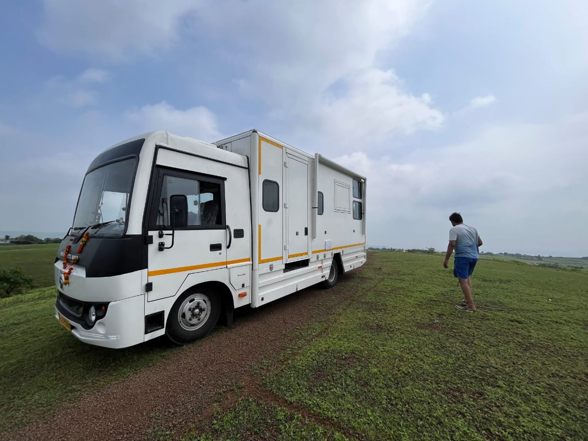 black and brown leather padded tub sofa