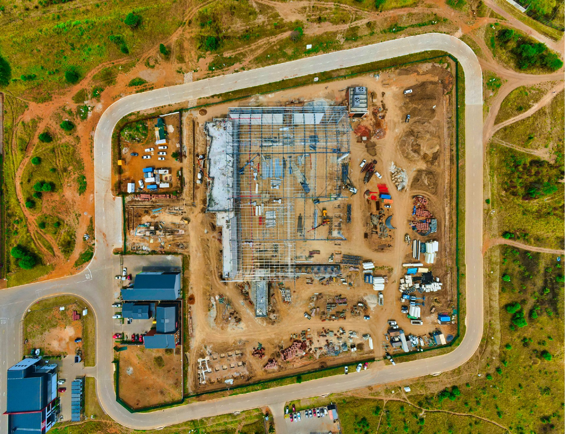 top view of cargo tracks