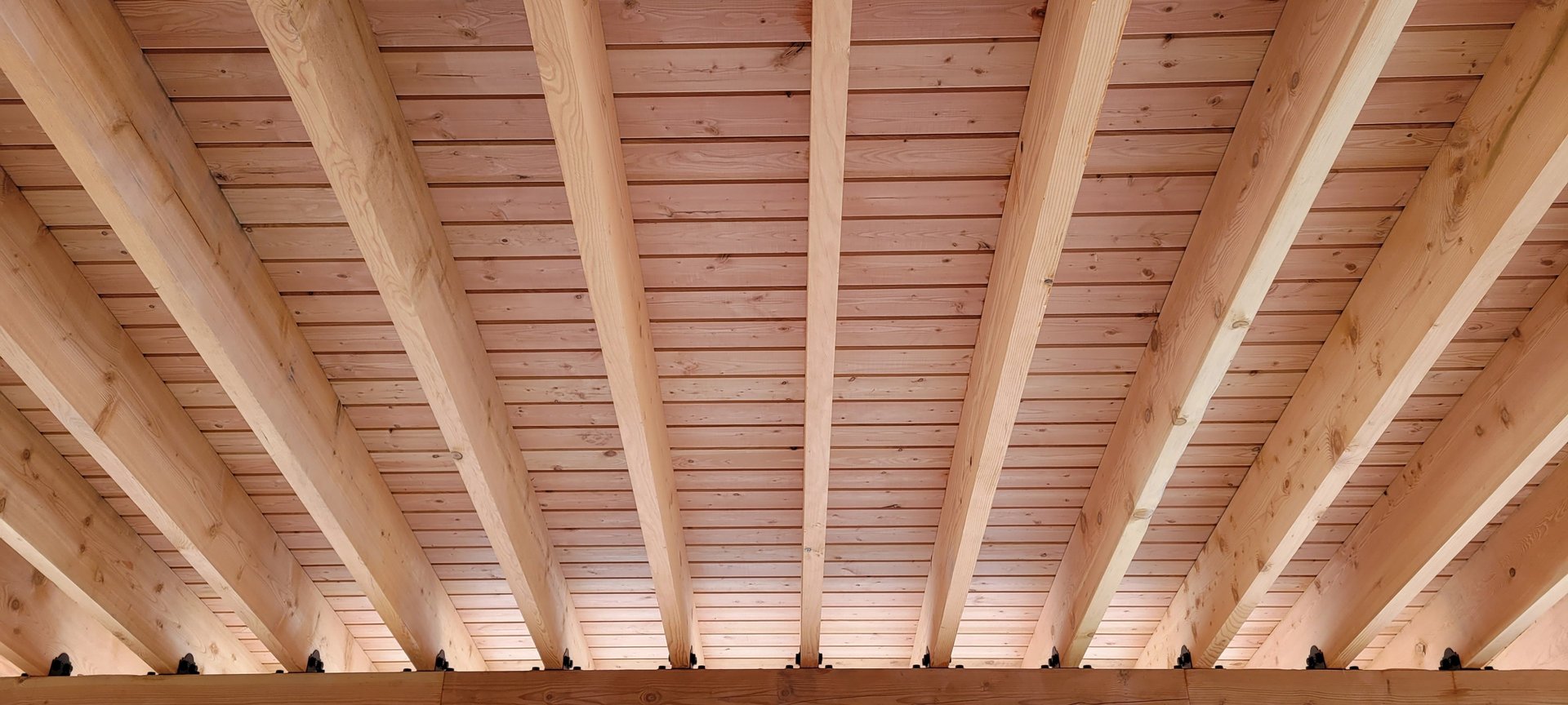 gray computer monitor