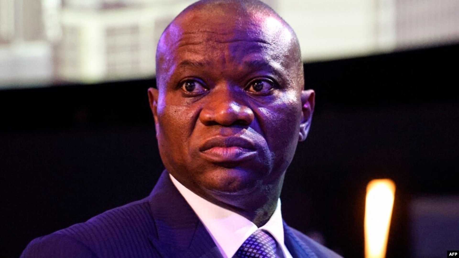 gray computer monitor