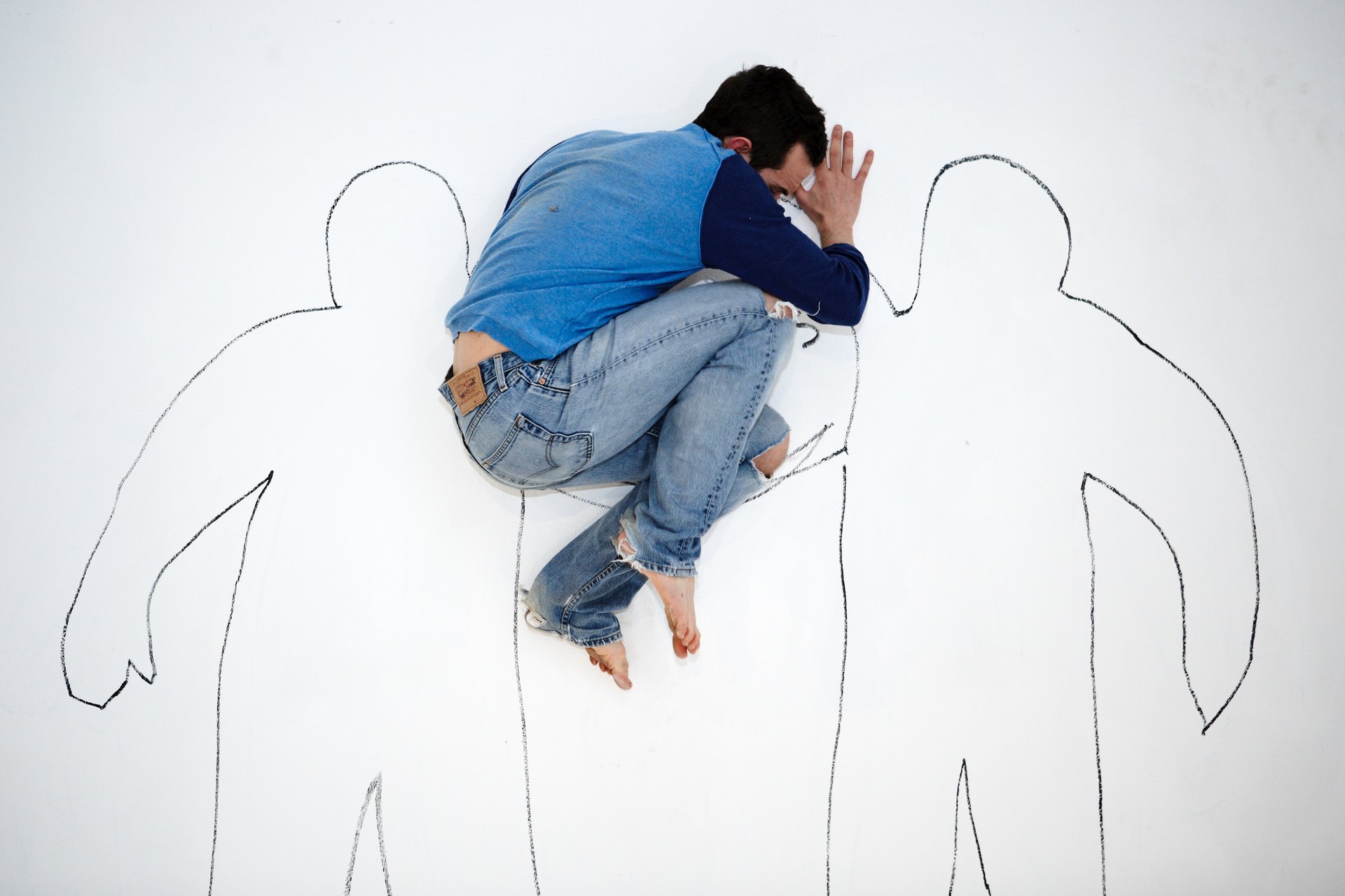 black and white bed linen