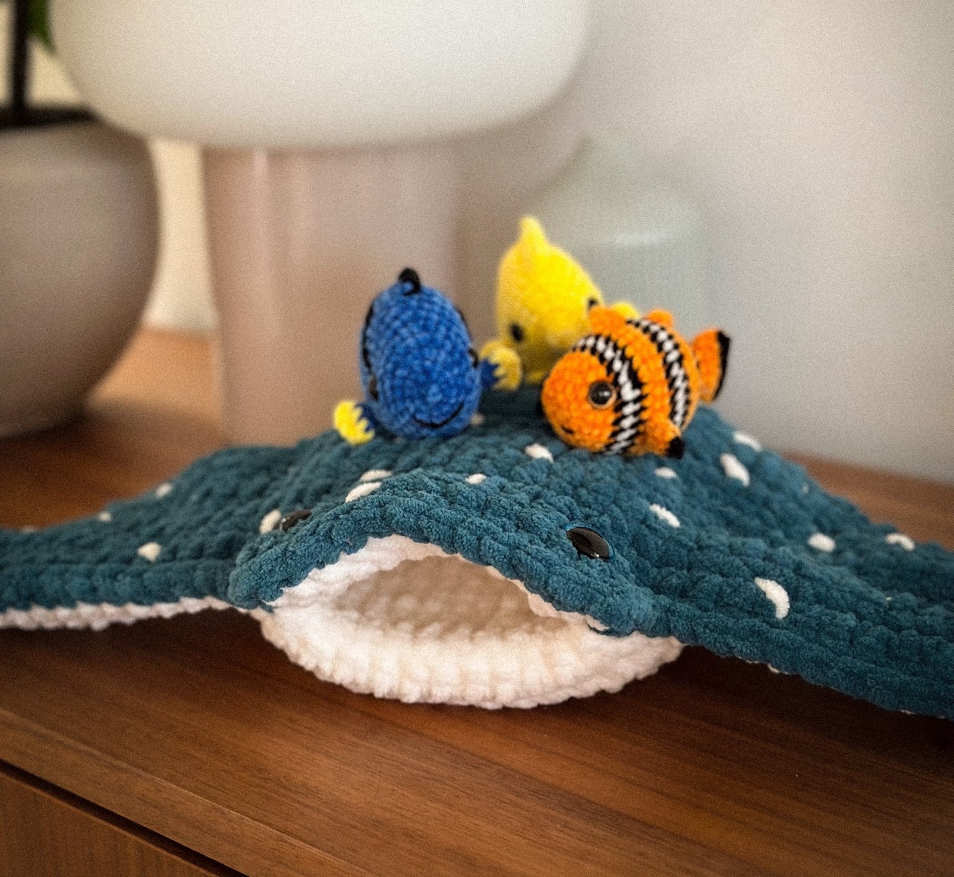 black and white bed linen