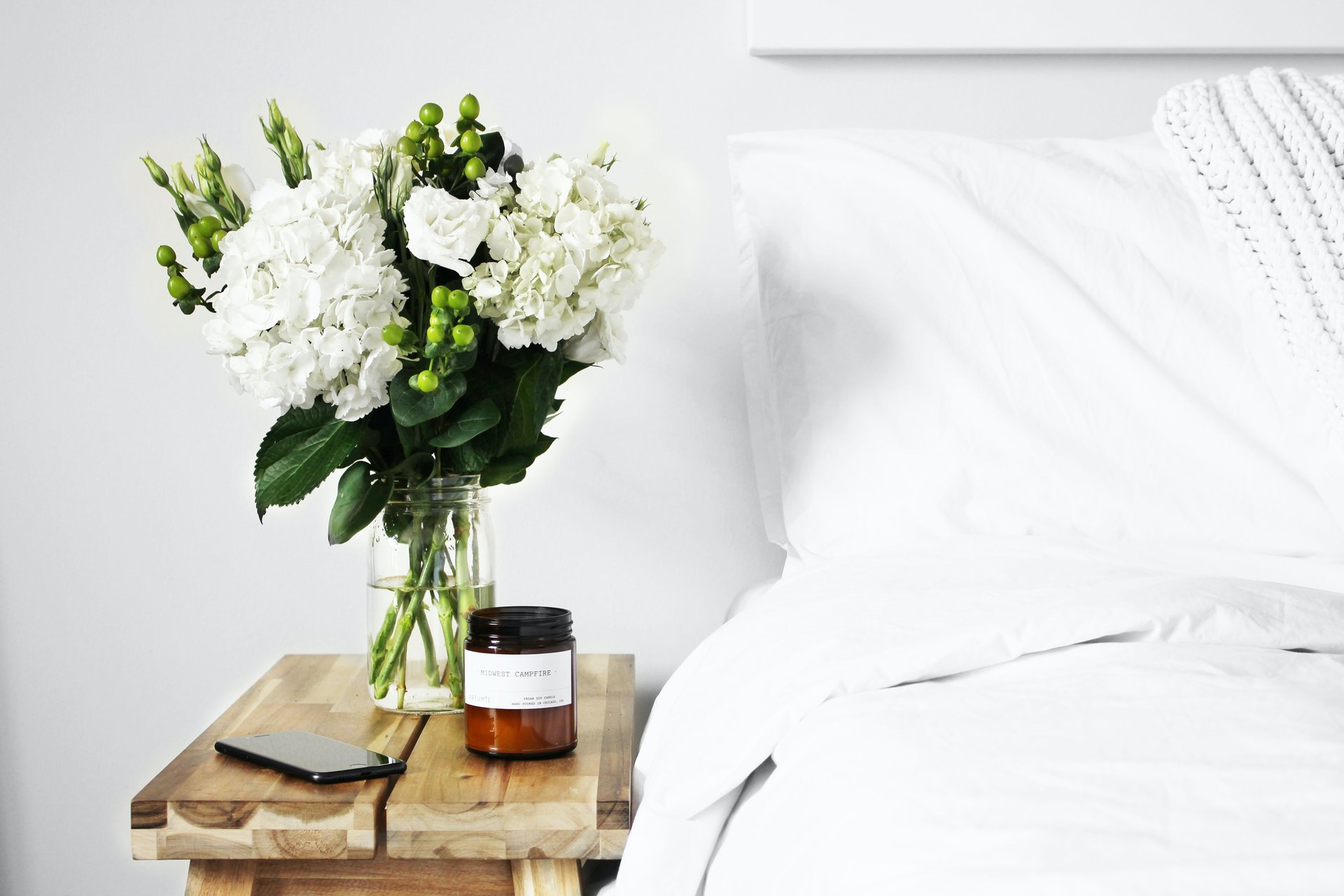 black and white bed linen