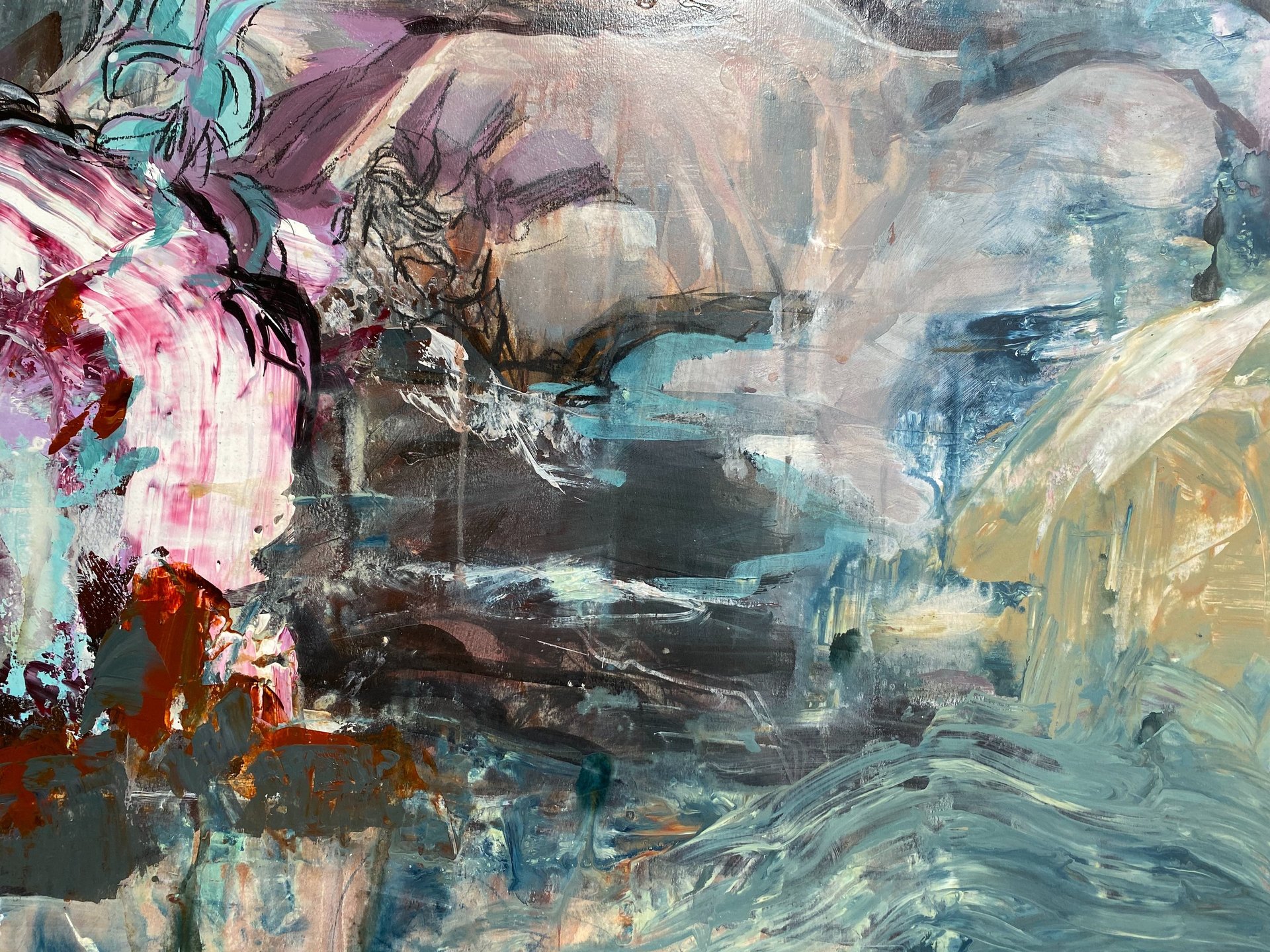 an abstract photo of a curved building with a blue sky in the background