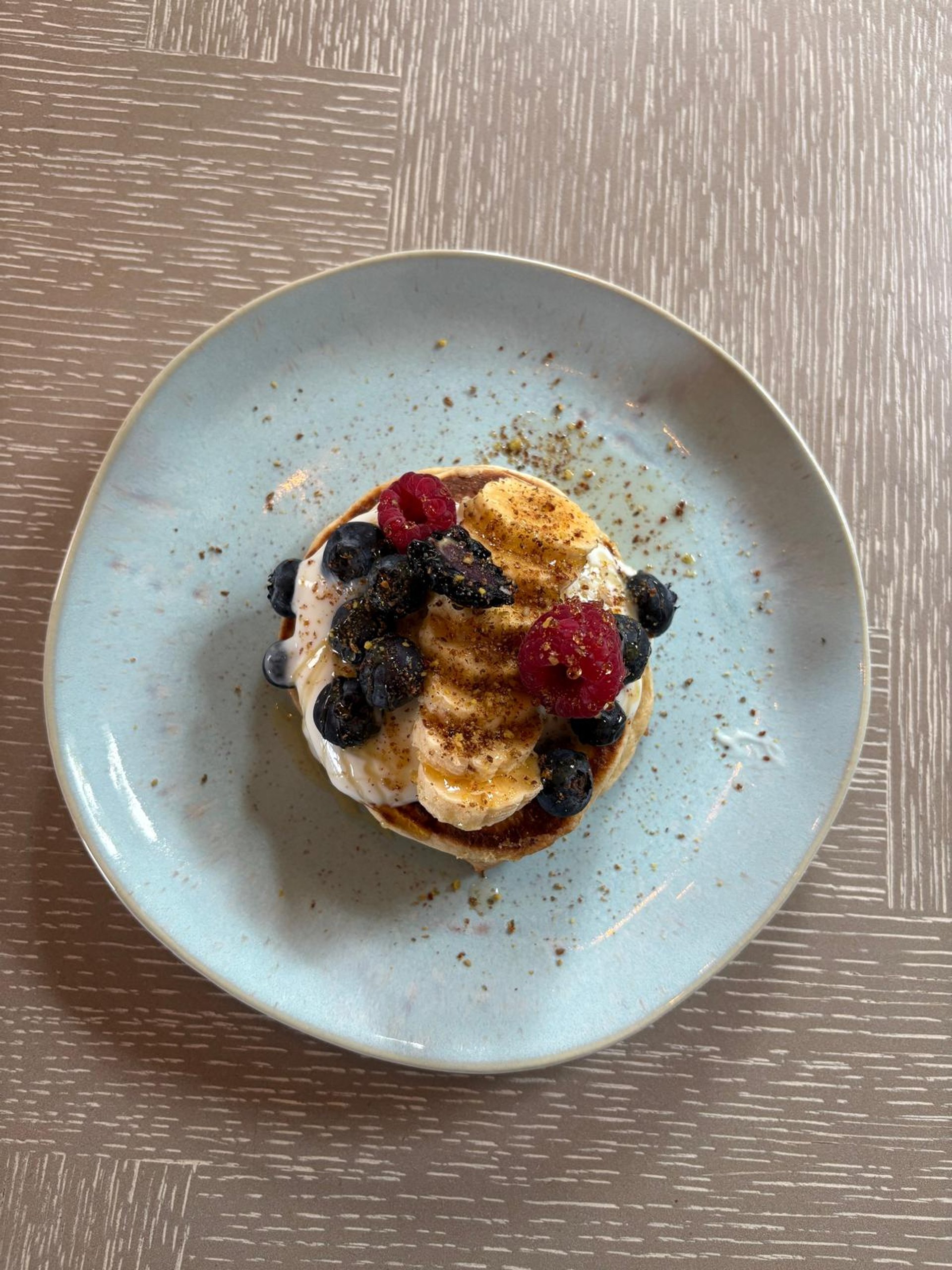 gray computer monitor