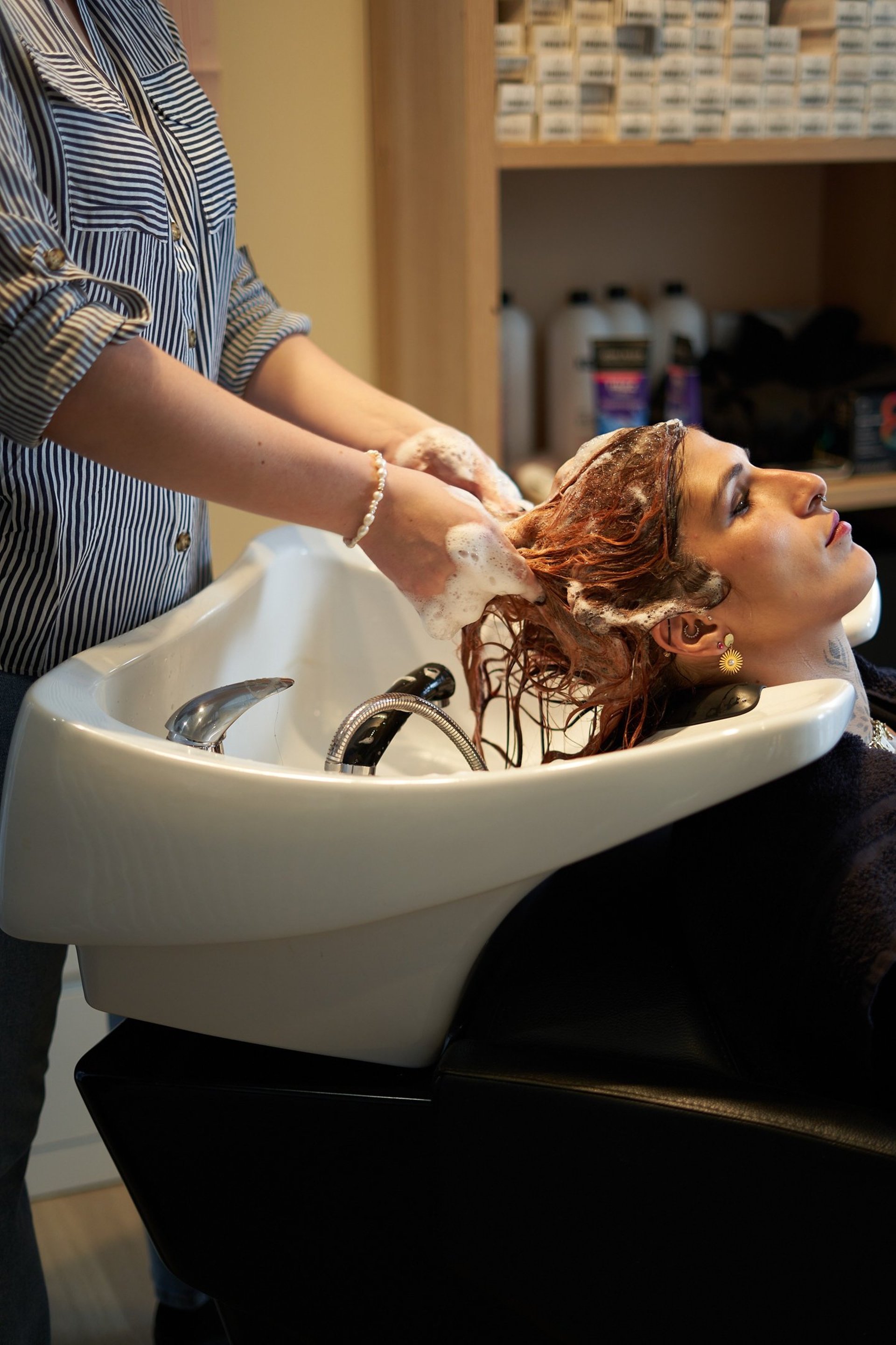 black and white bed linen