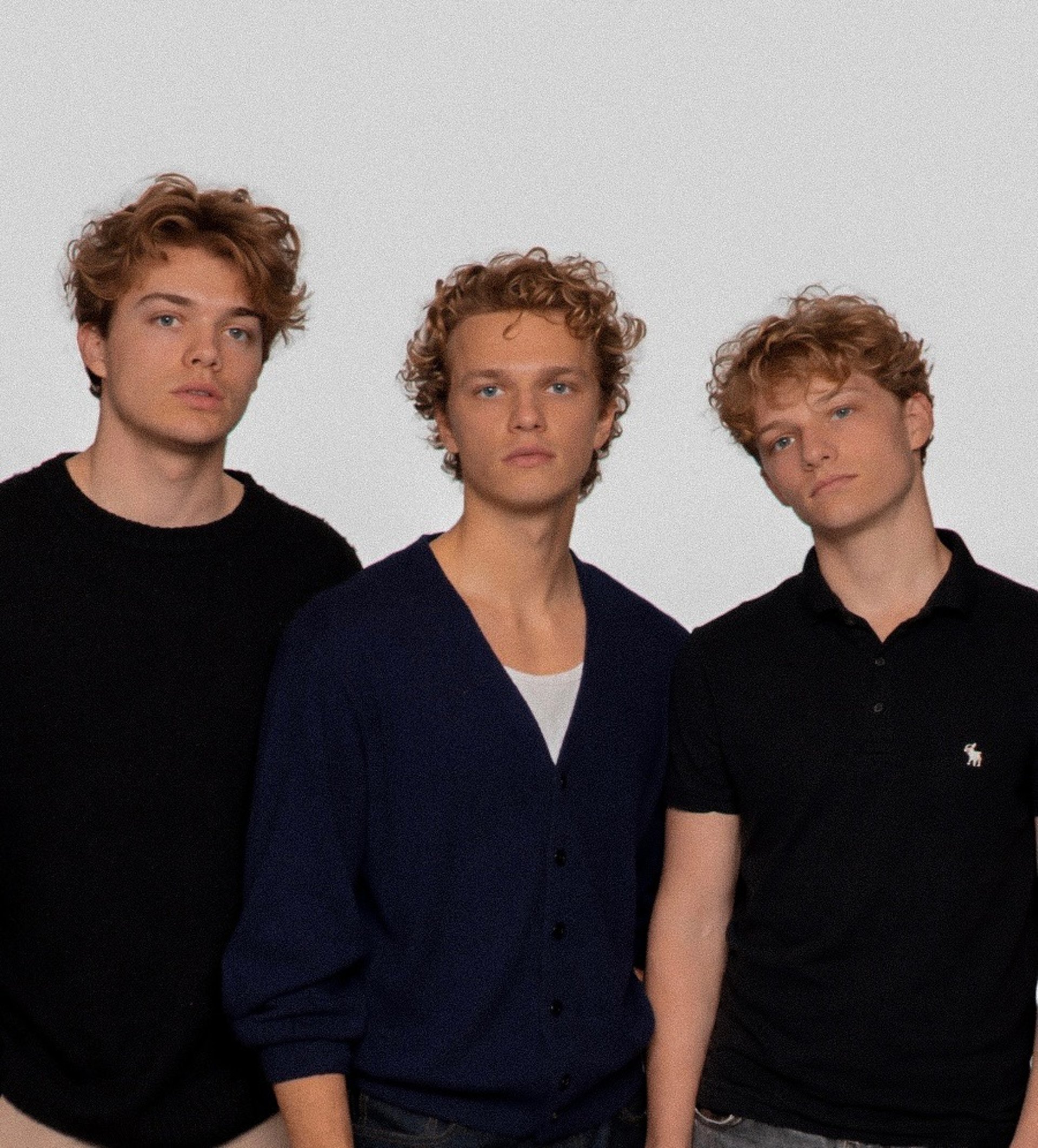 black and white bed linen