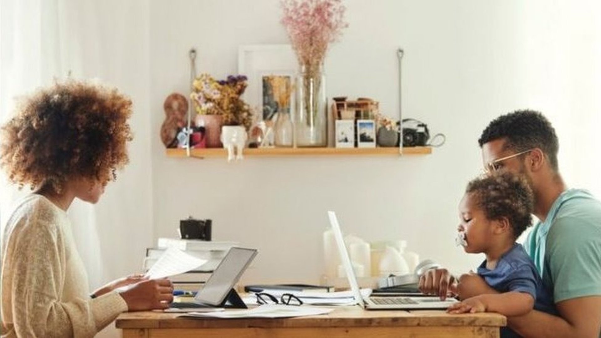 black and white bed linen