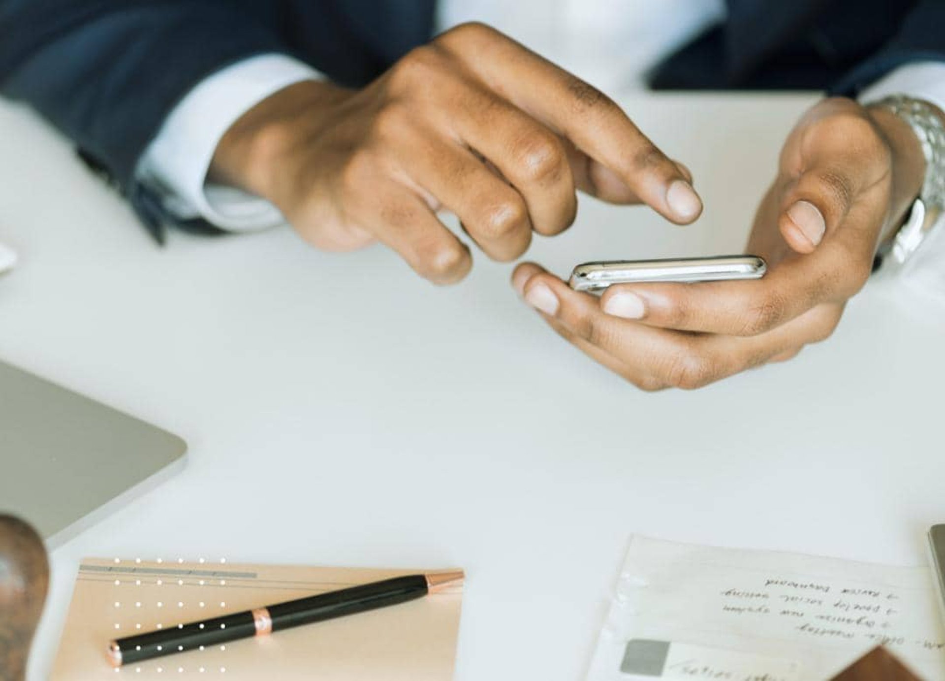 gray computer monitor