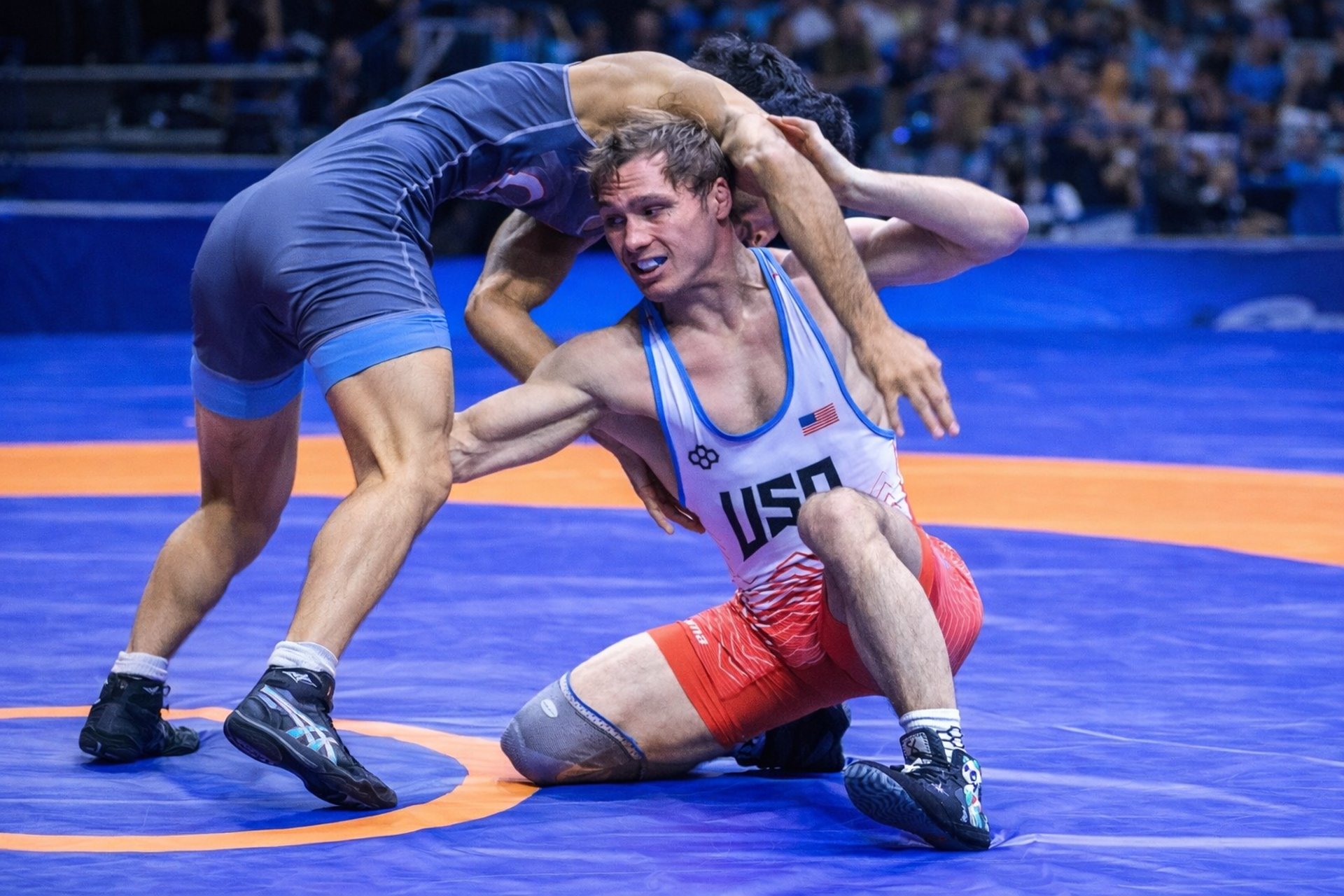 black and white bed linen