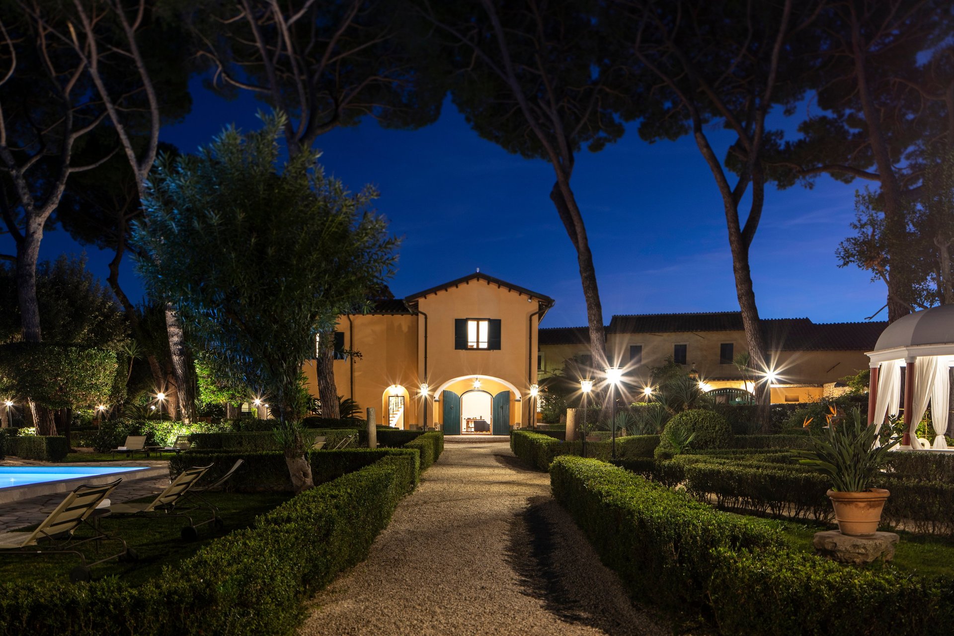 vista centrale villa storica Roma, giardino all'italiana, Pavilion, Vigne Fransceschini Resort