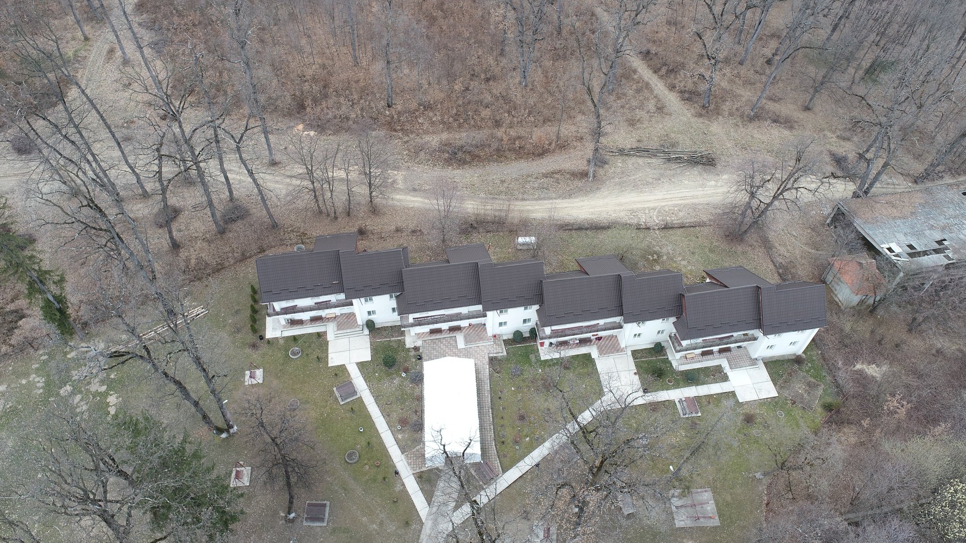 black and white bed linen