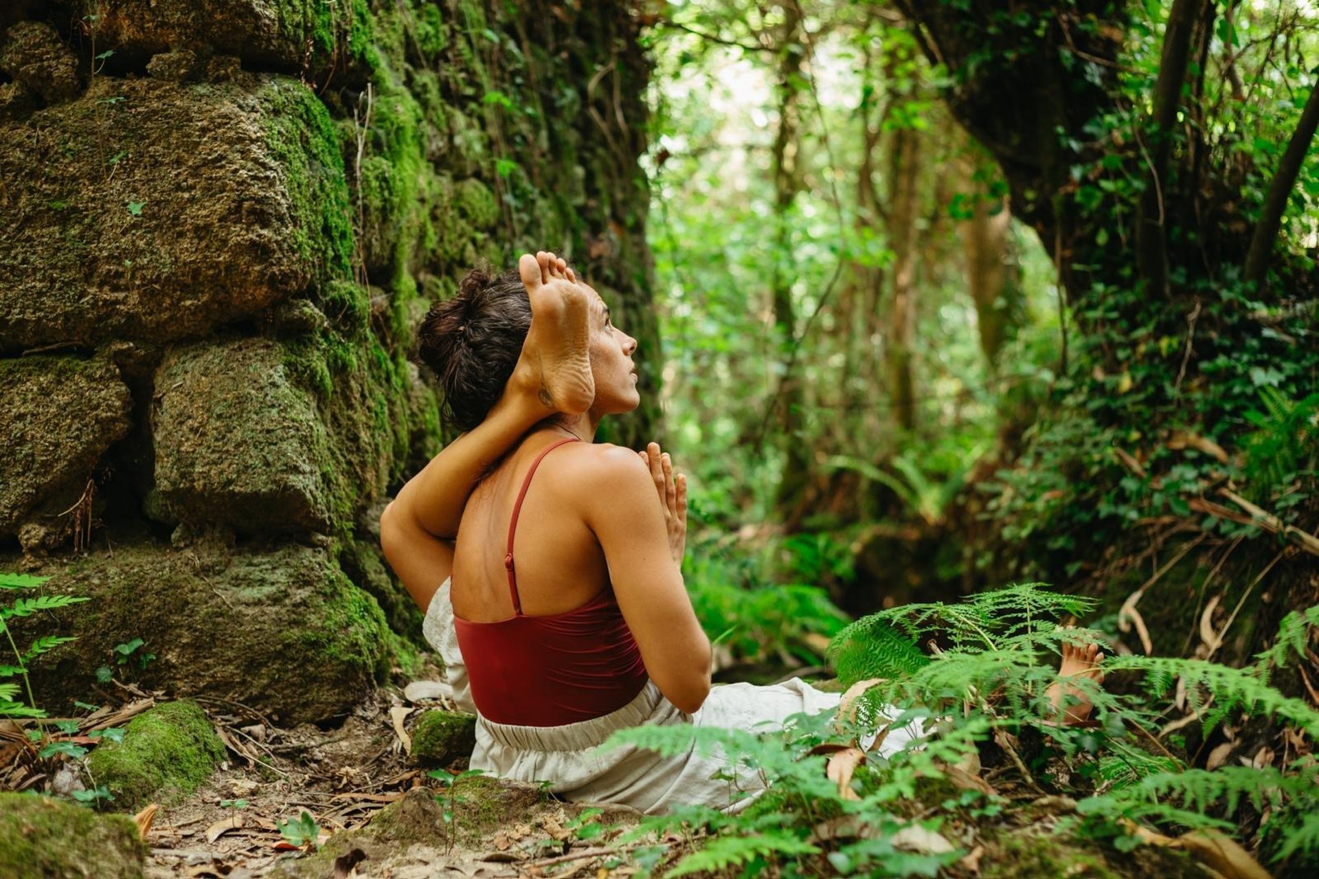 black and white bed linen