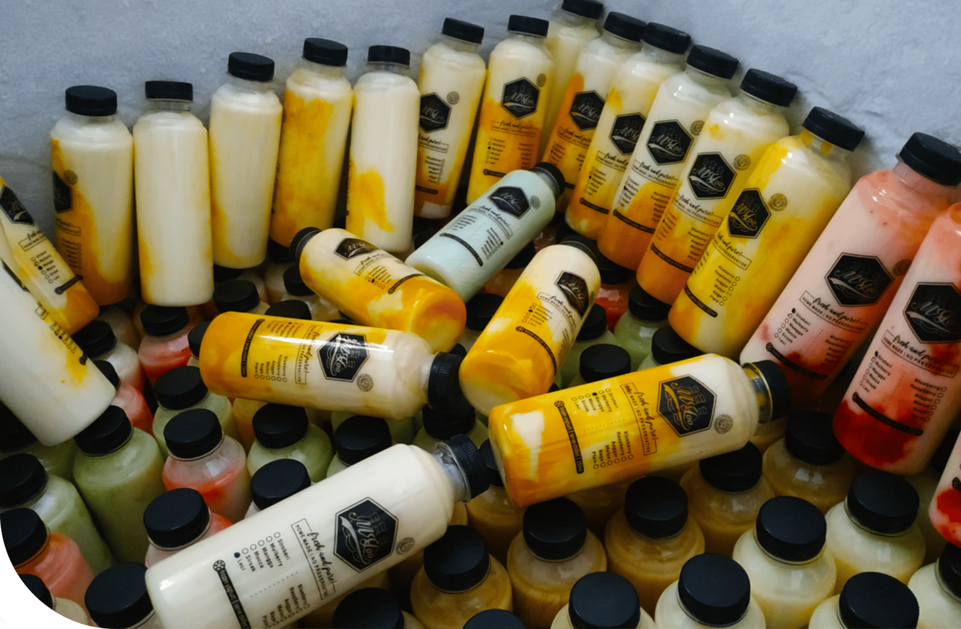 black and white bed linen