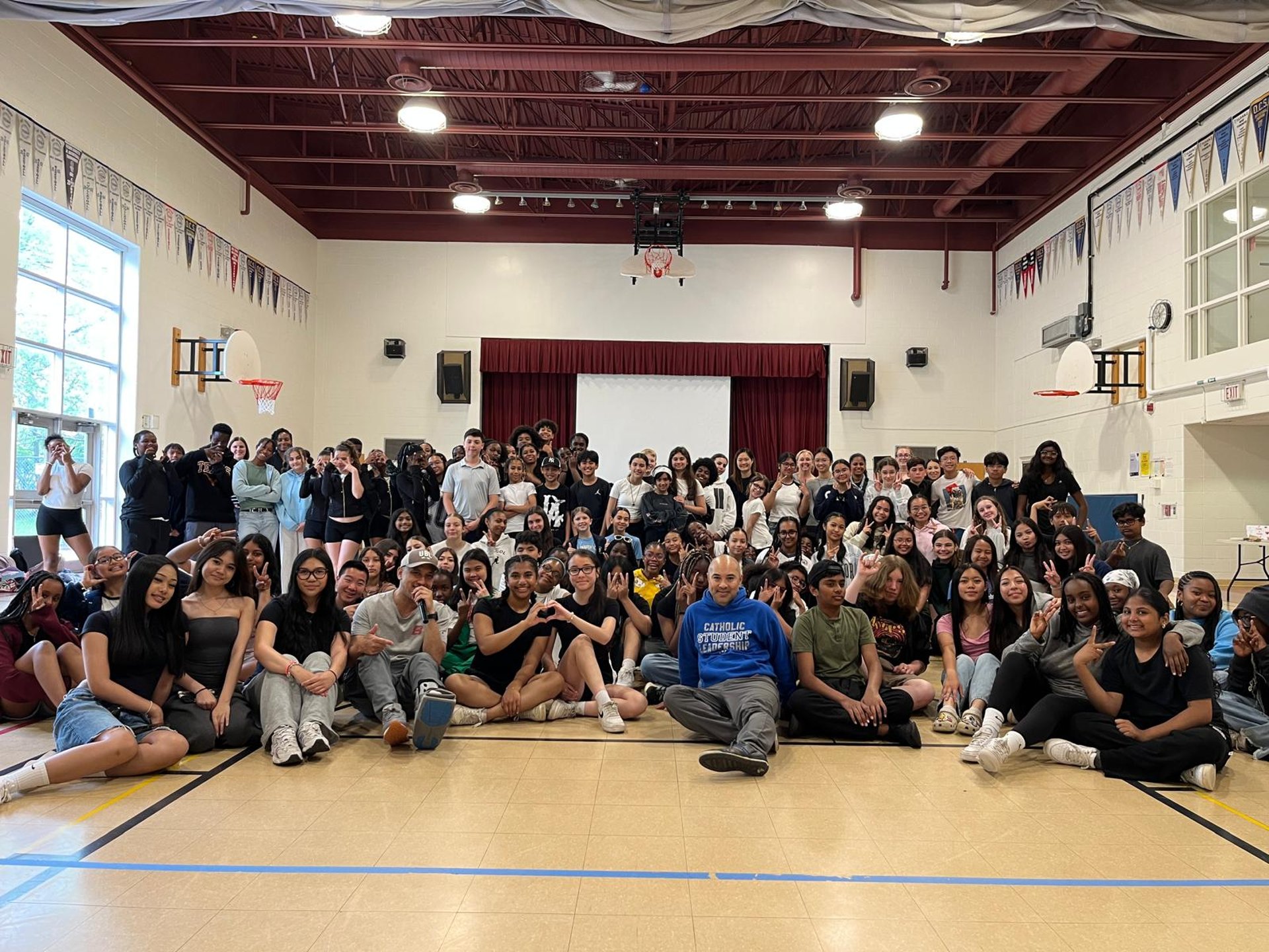 black and white bed linen