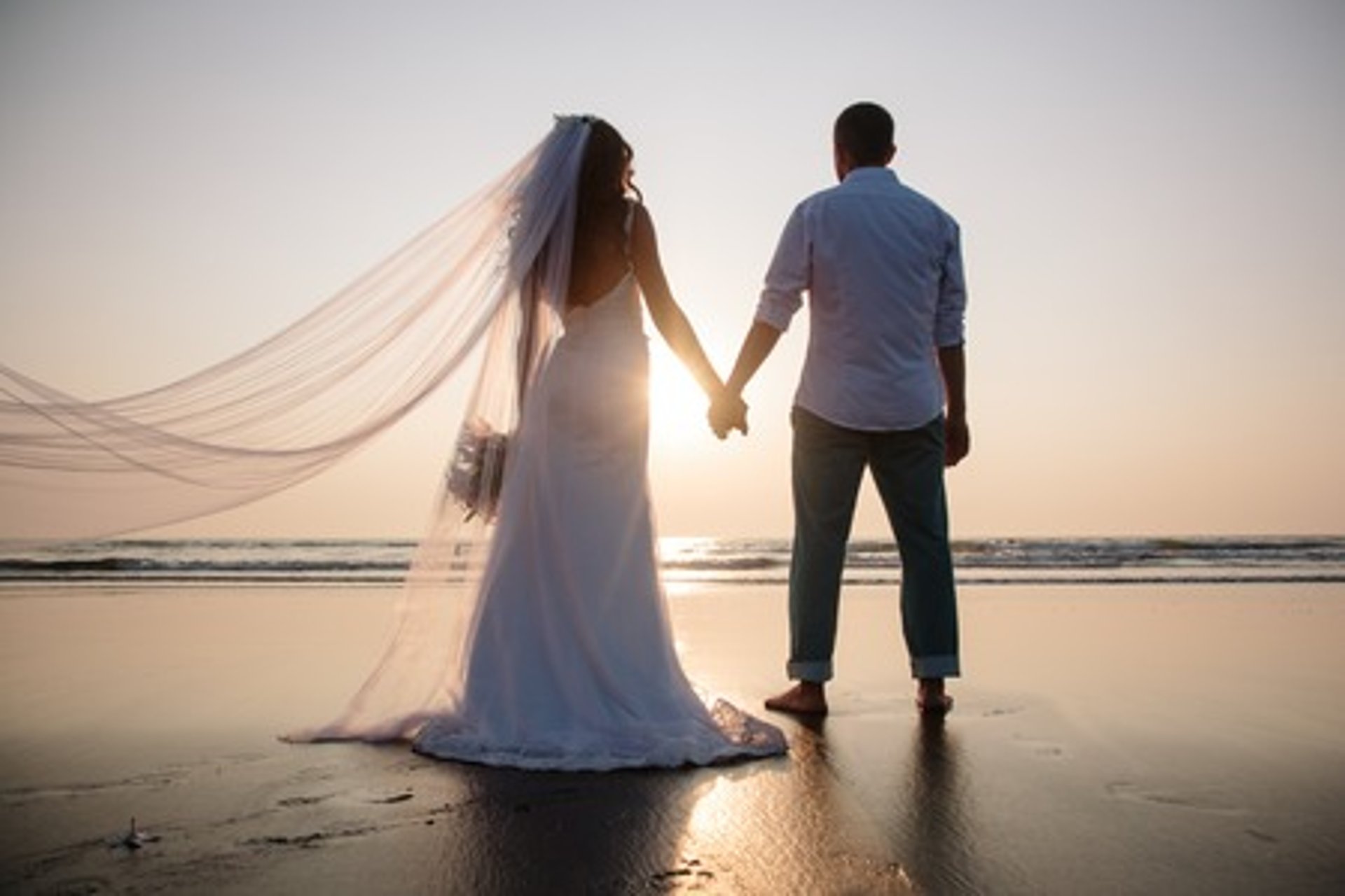 gray computer monitor