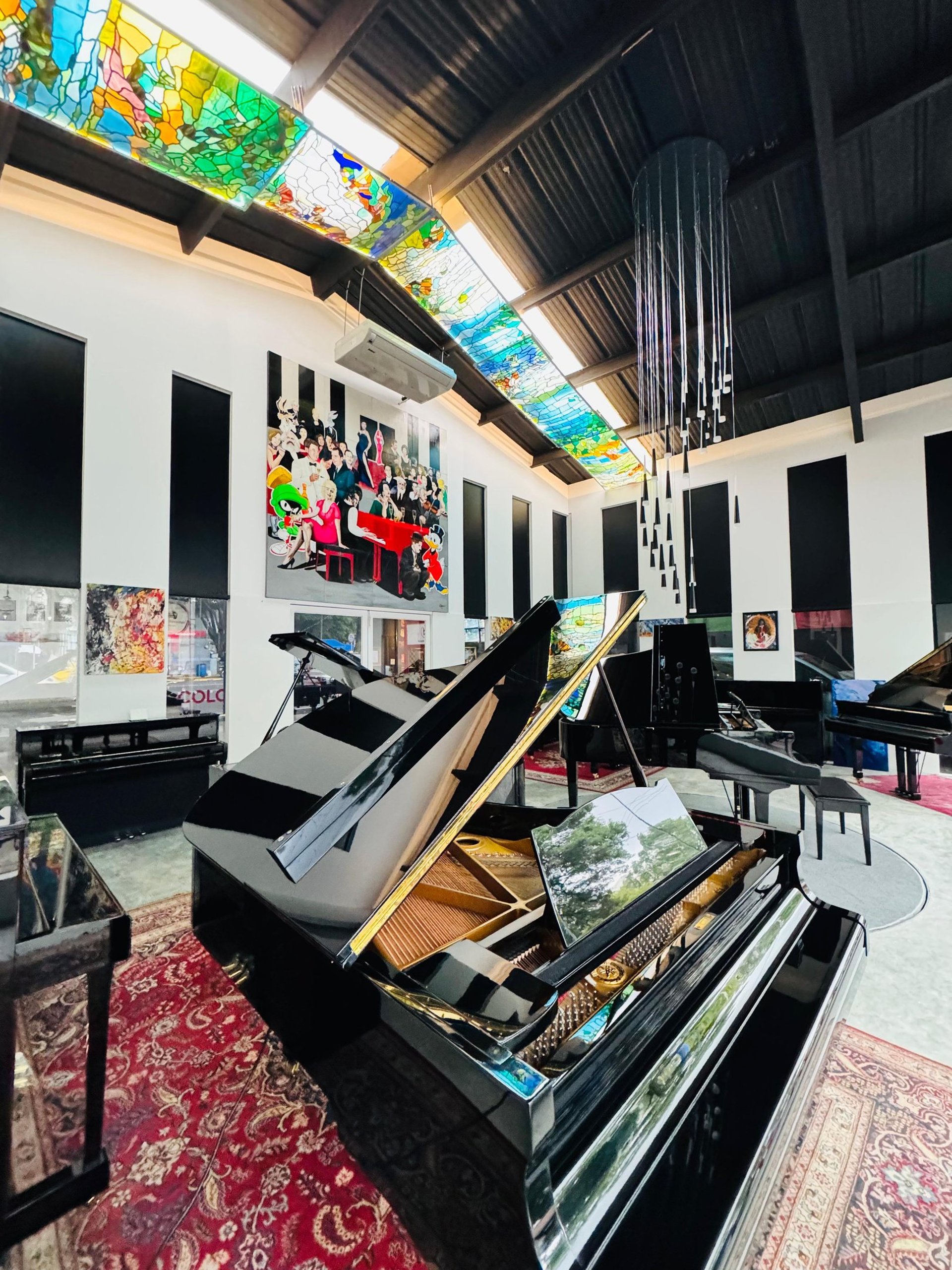 black and white bed linen