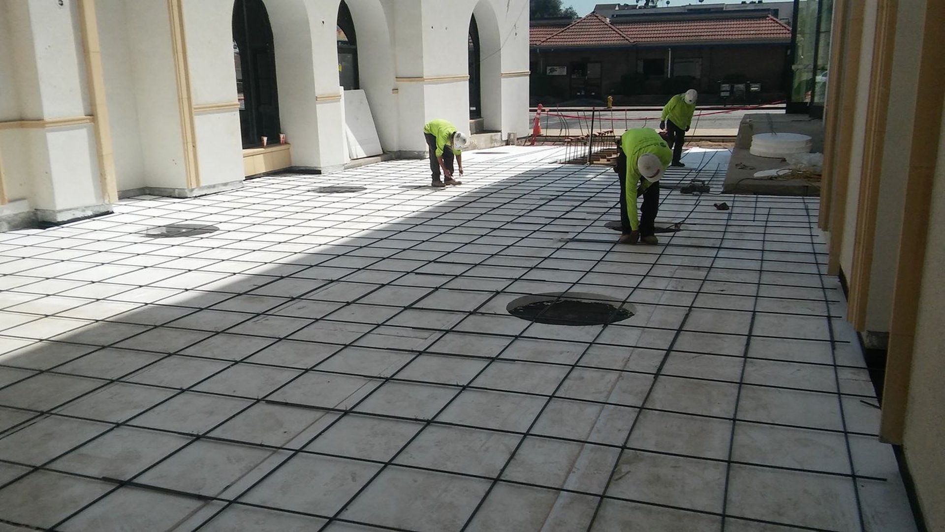 black and white bed linen