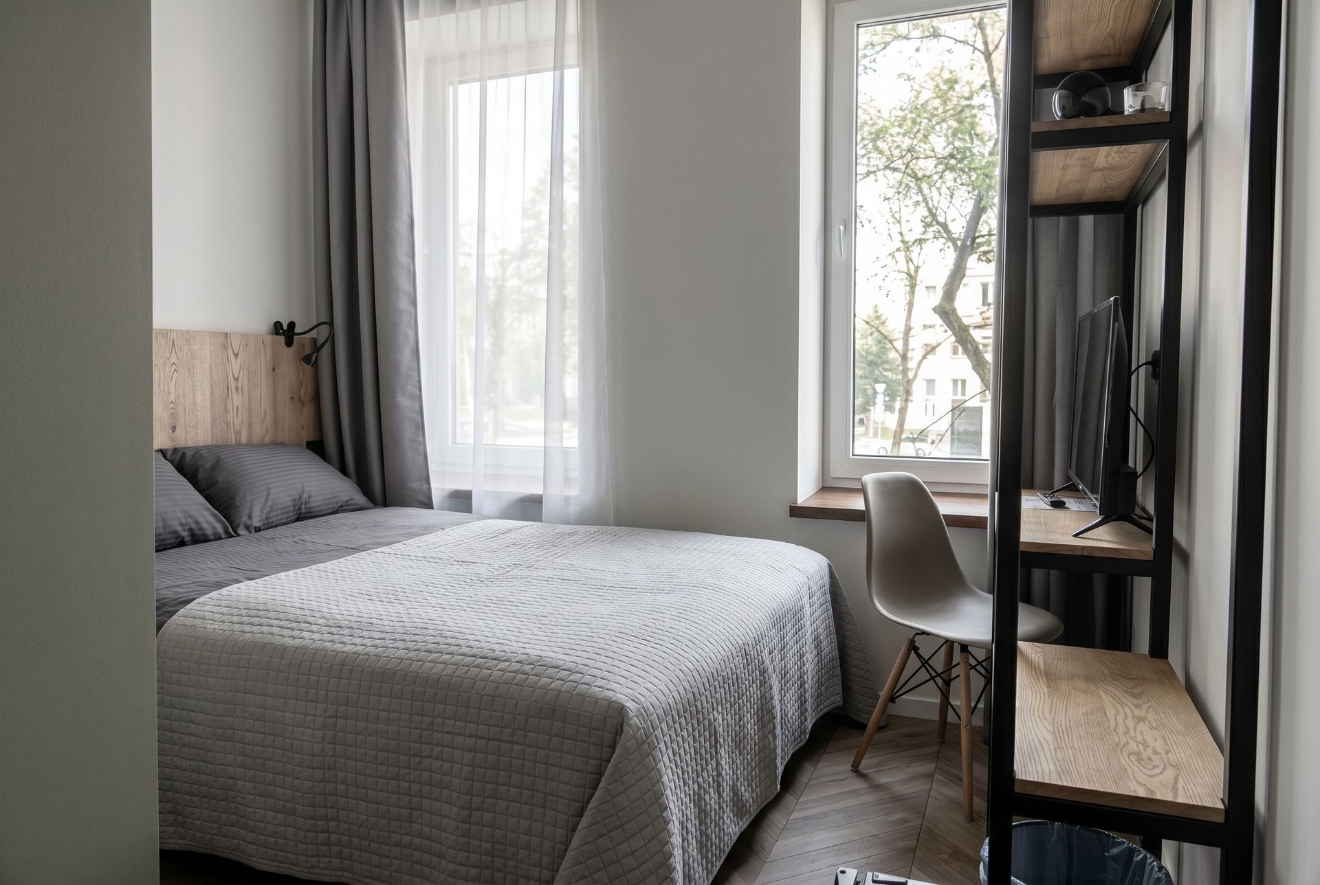 black and white bed linen