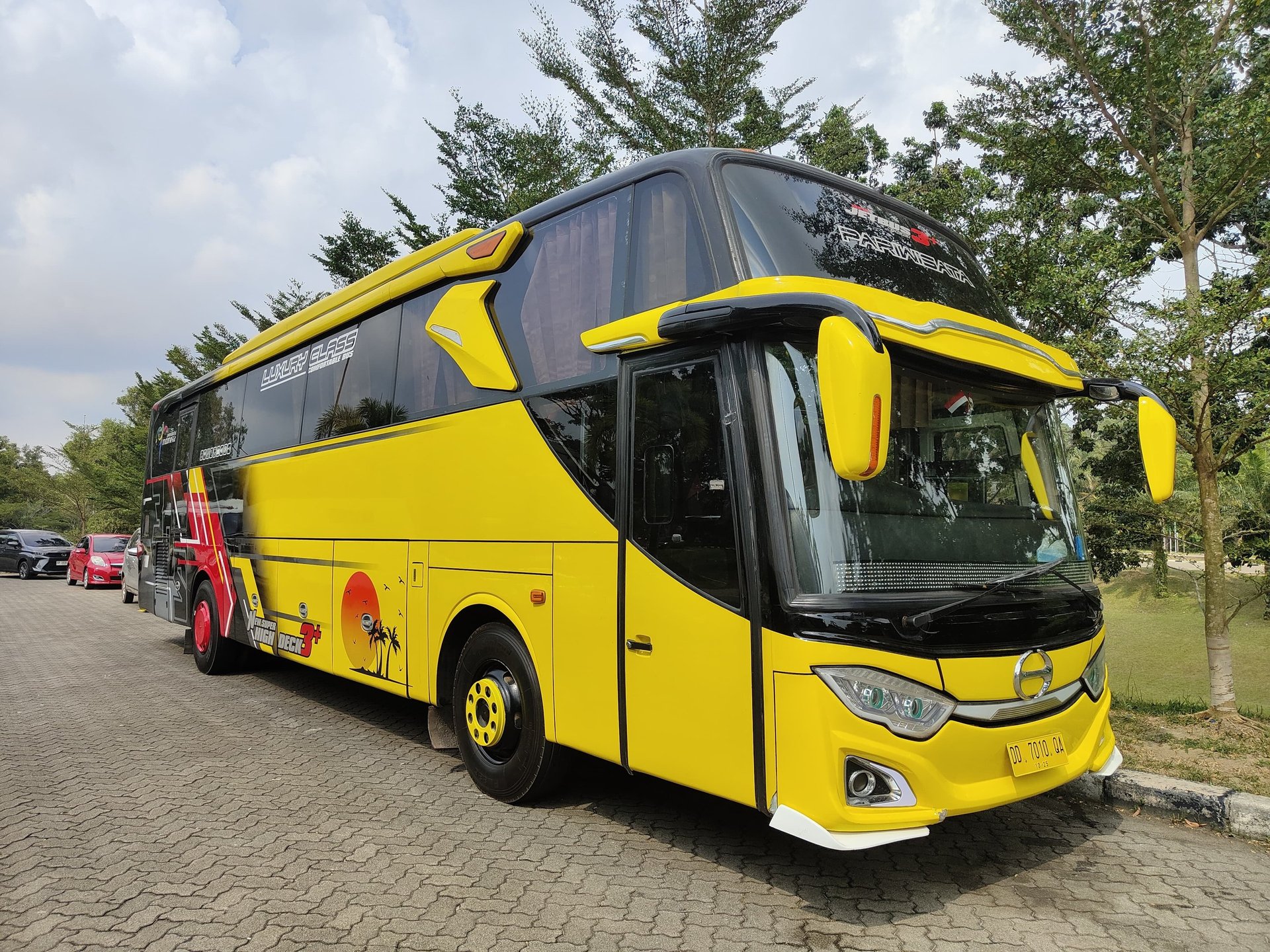 black and white bed linen