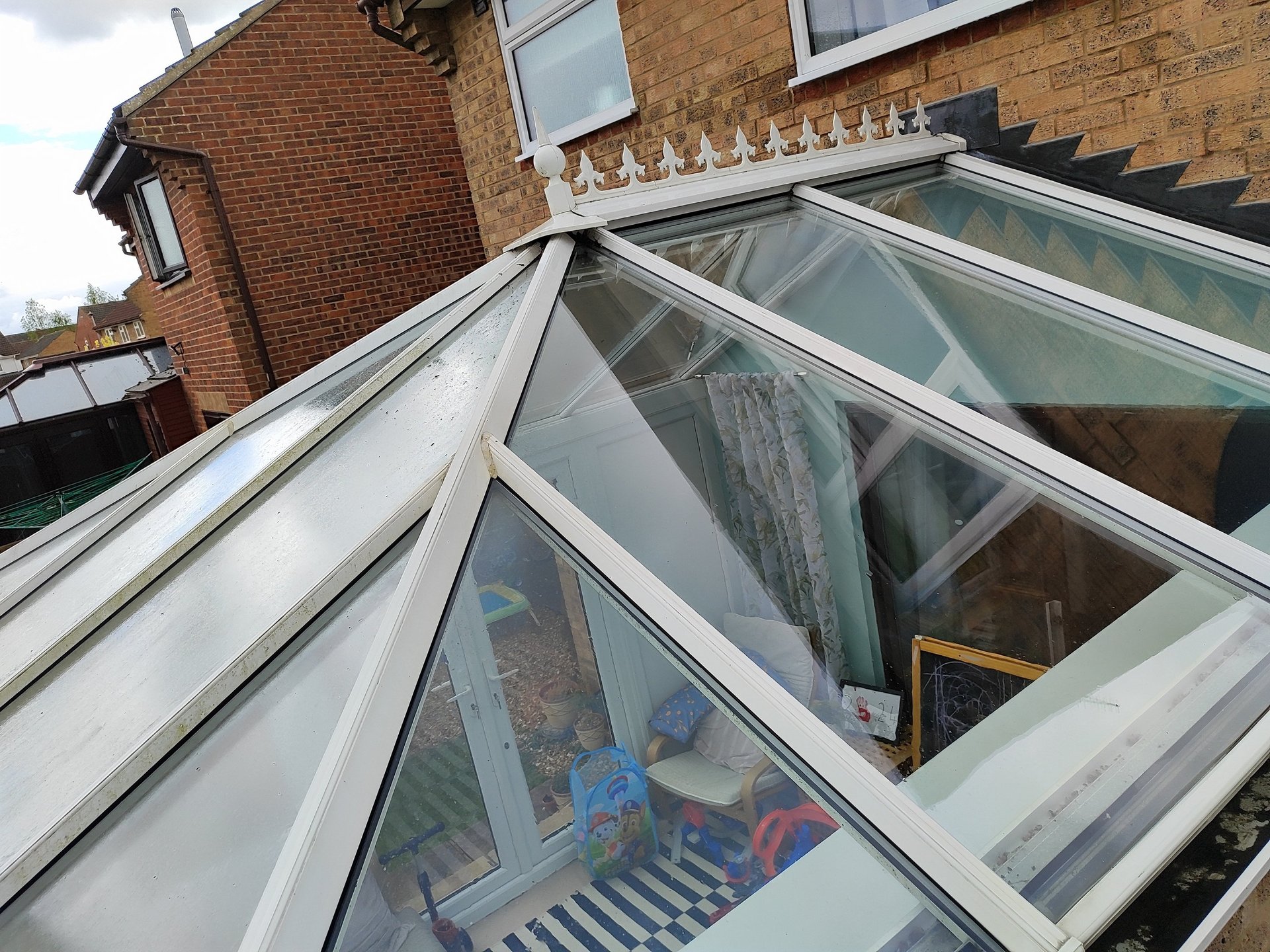 black and white bed linen