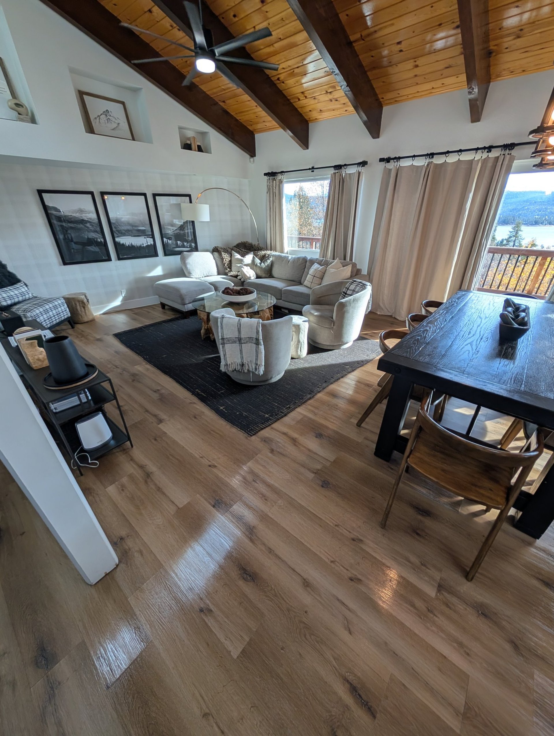 black and white bed linen