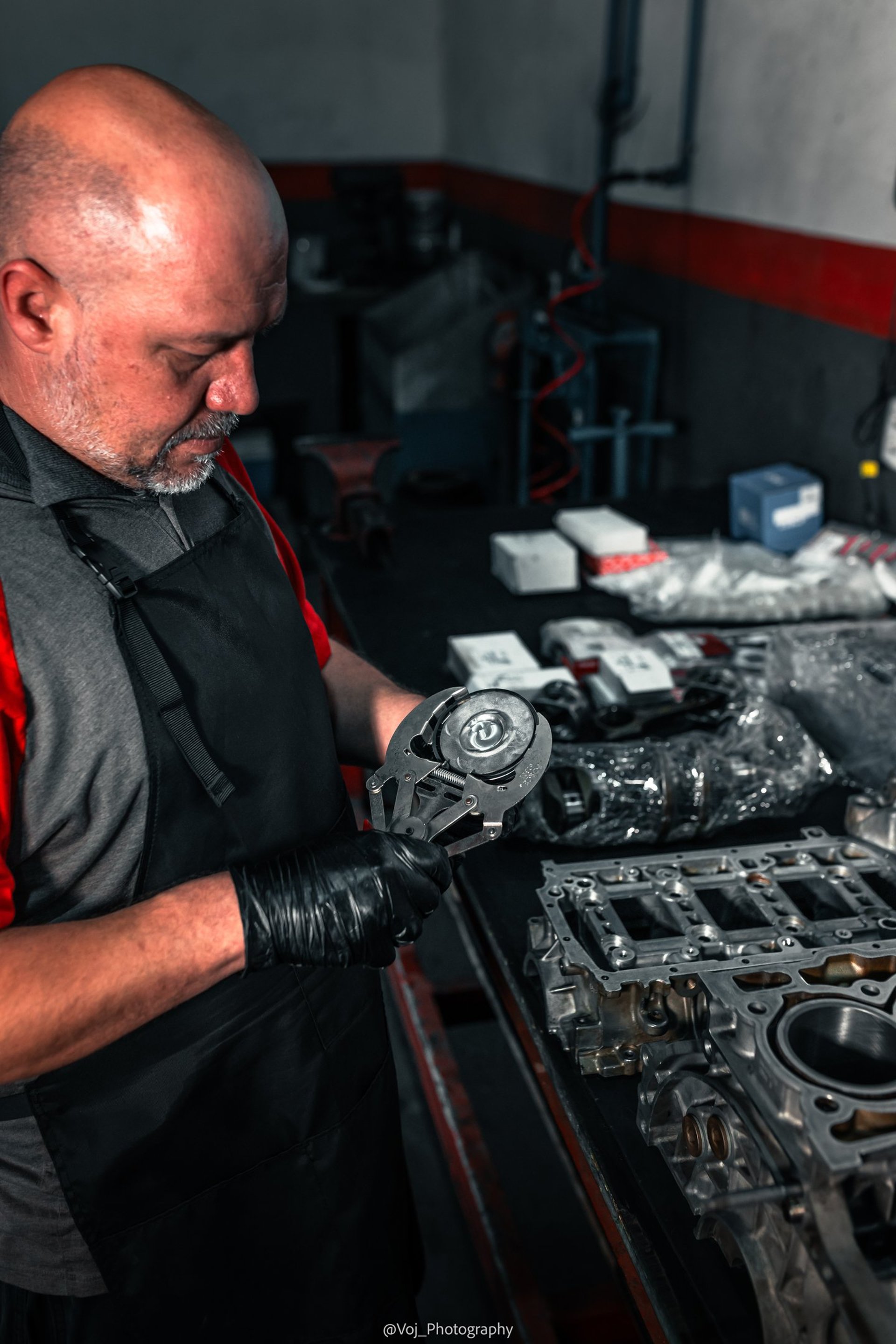 black and brown leather padded tub sofa