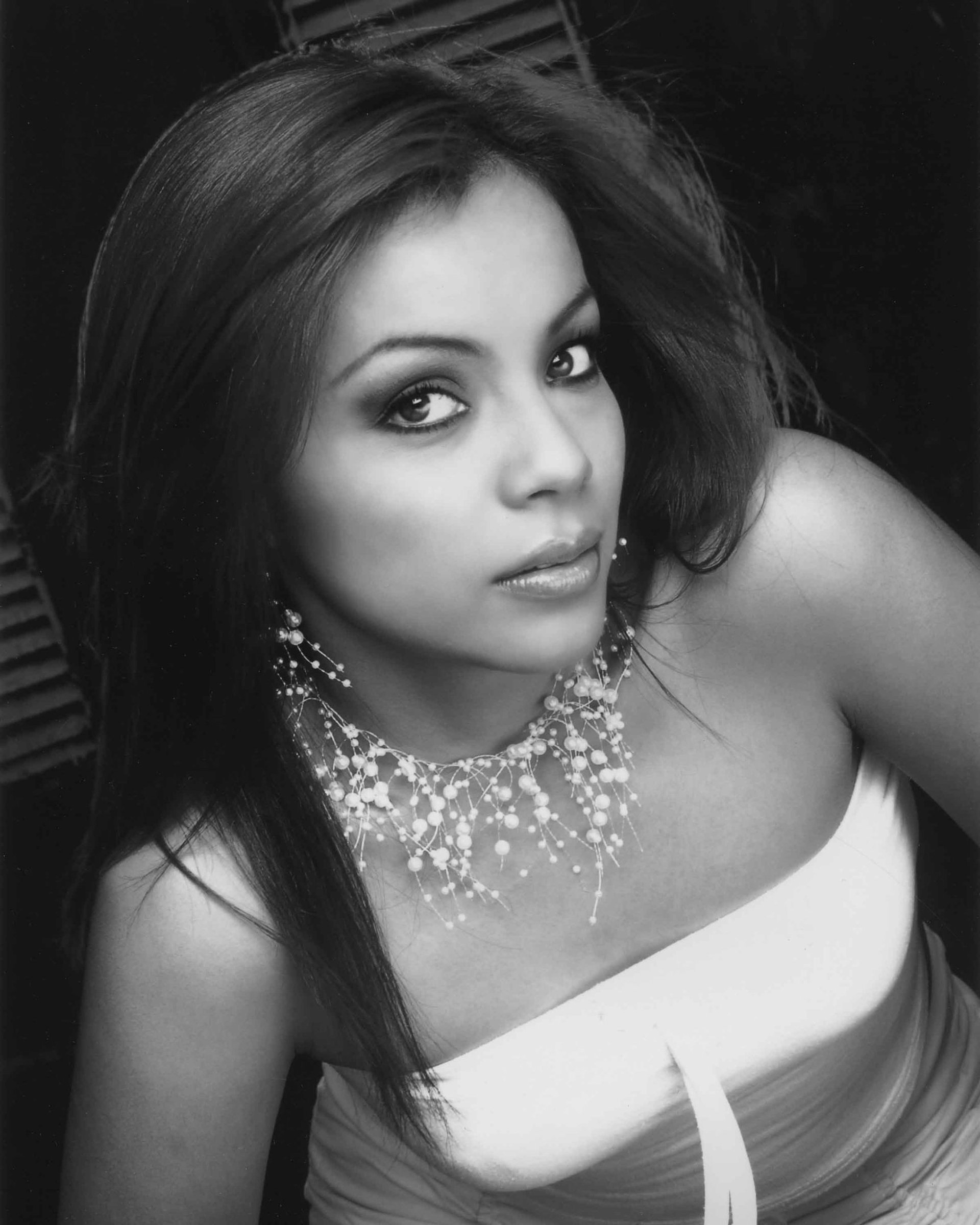 black and white bed linen