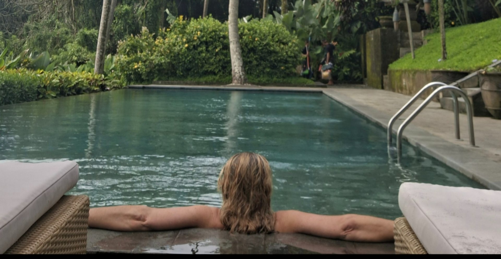 black and white bed linen