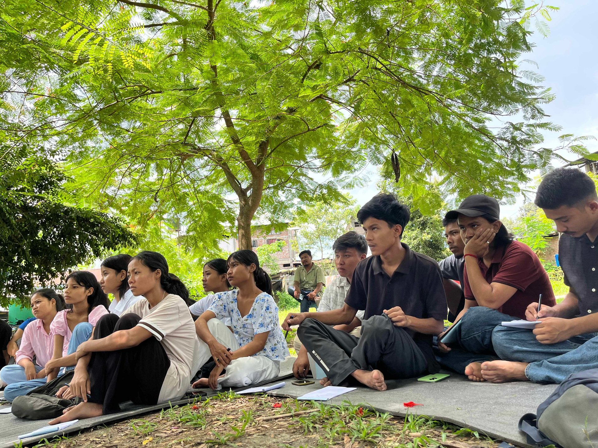 black and white bed linen