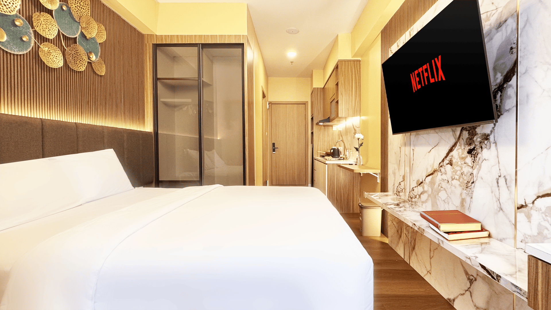 black and white bed linen
