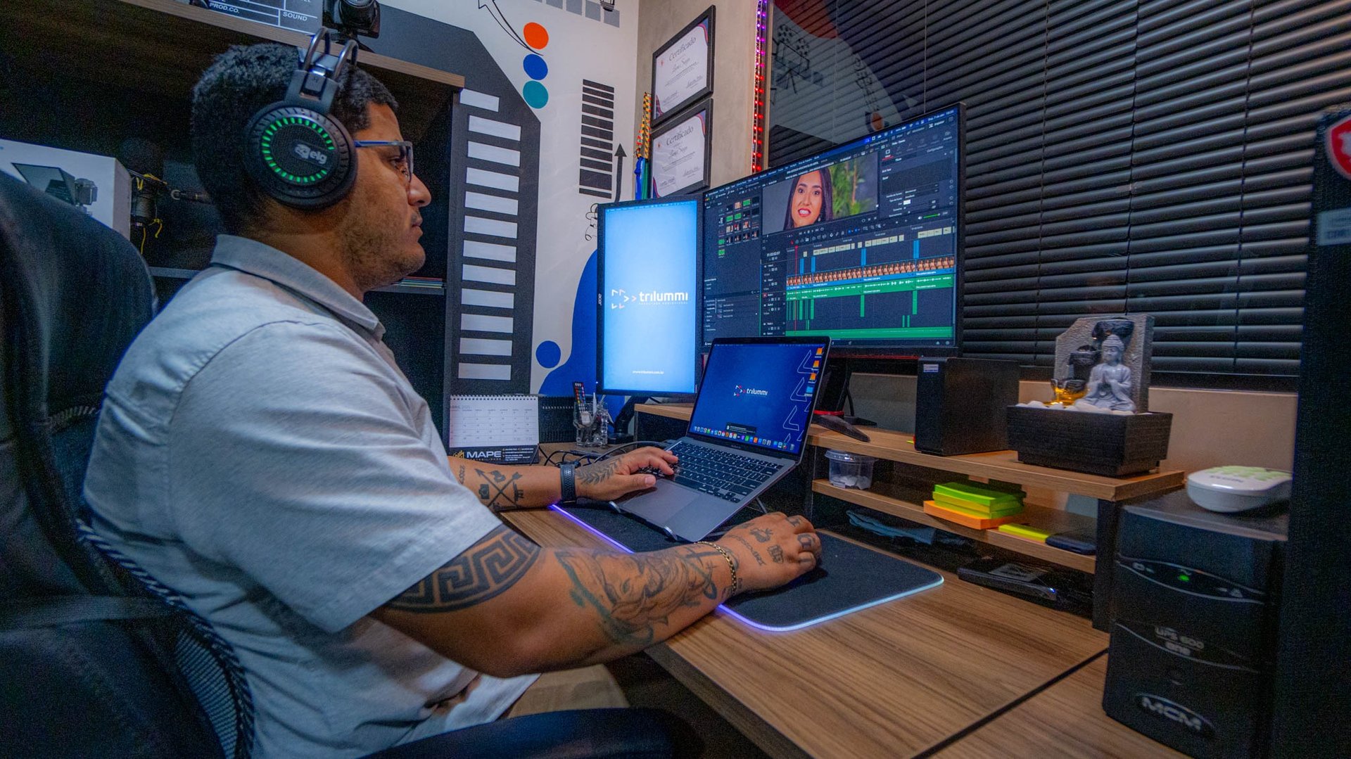 black and brown leather padded tub sofa