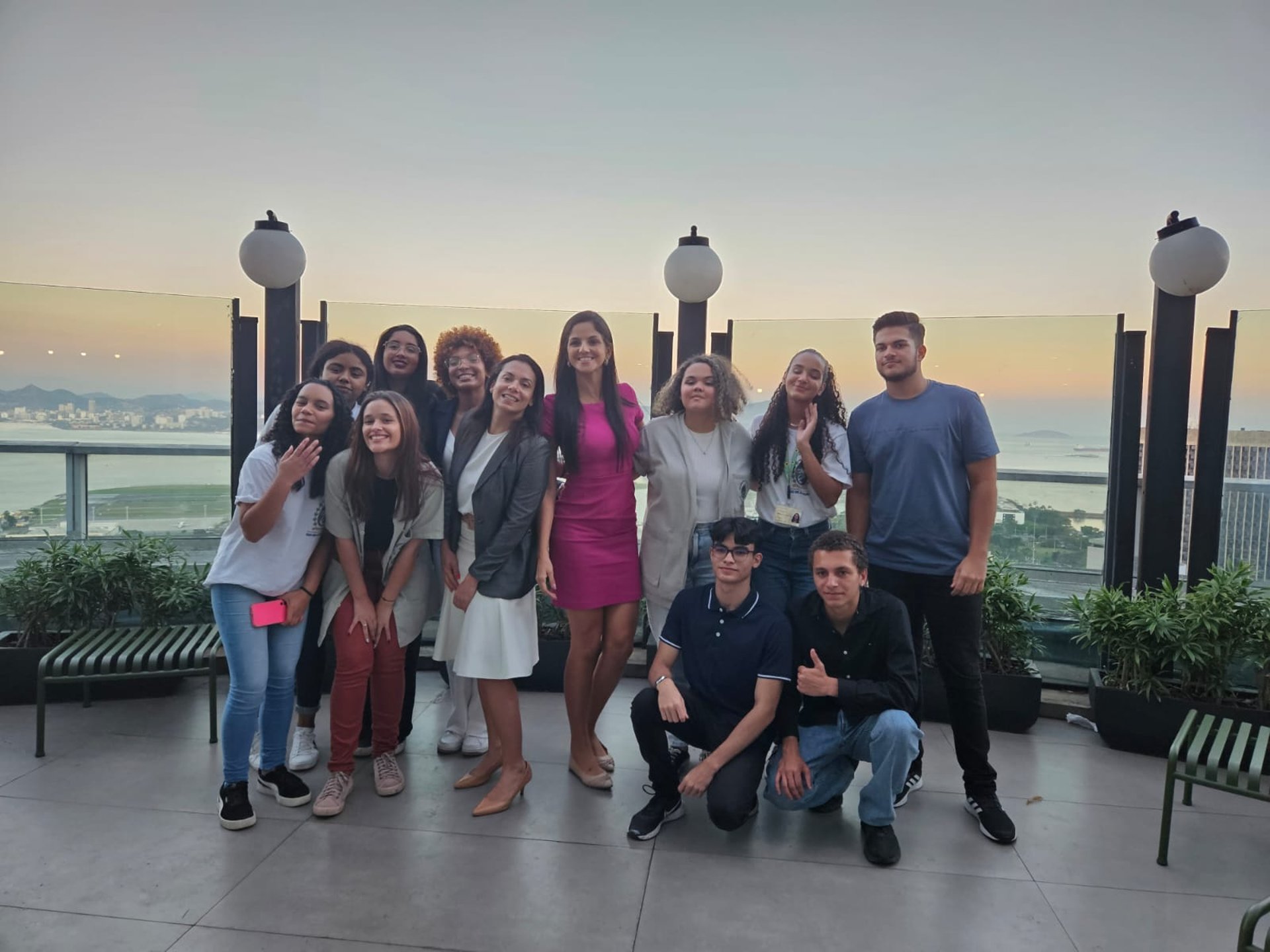 gray computer monitor