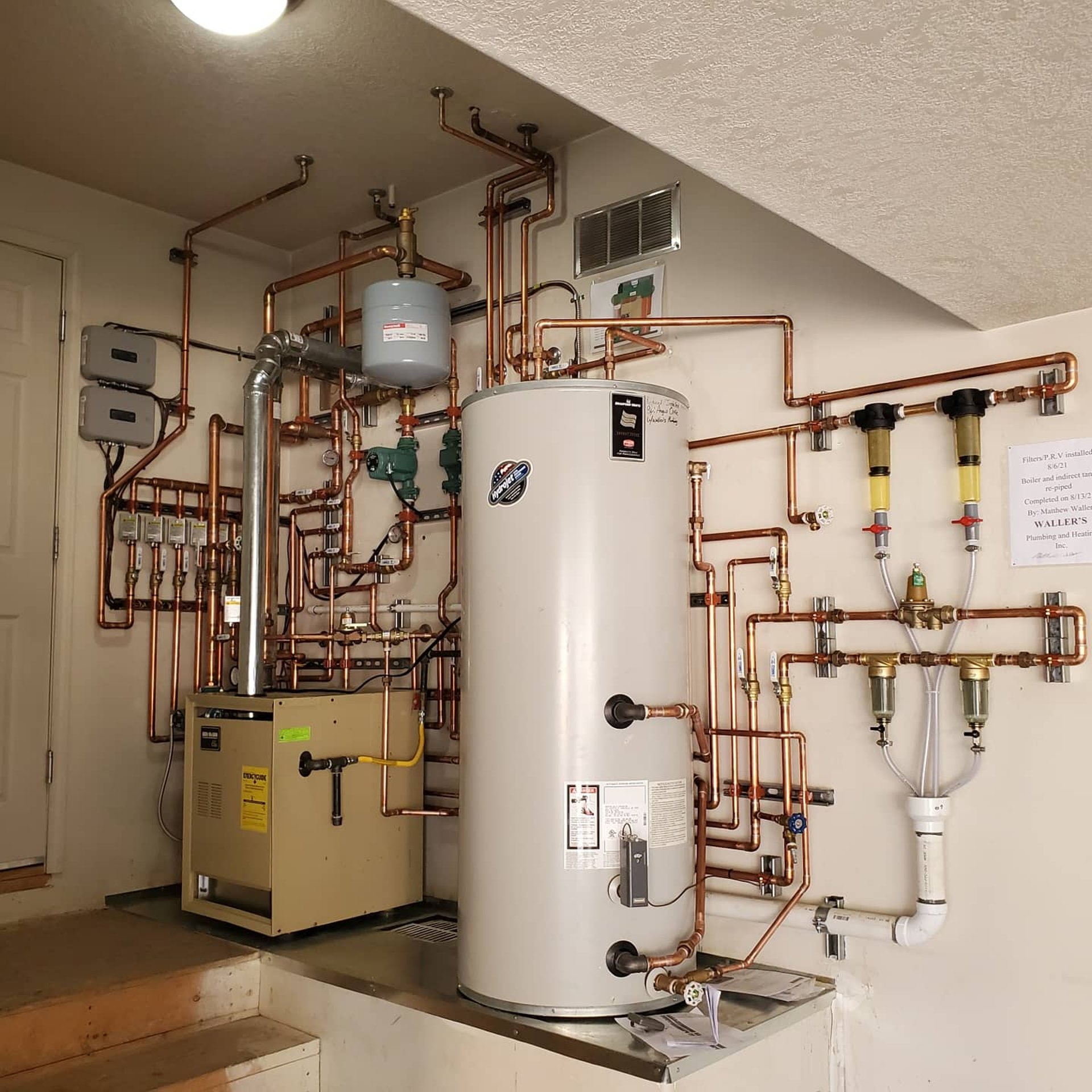 black and white bed linen