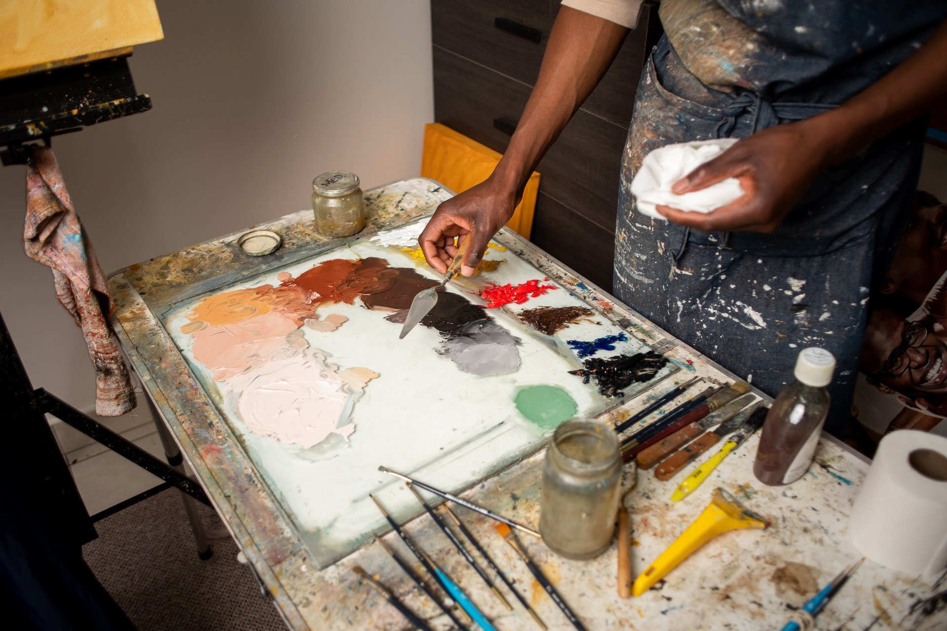 an abstract photo of a curved building with a blue sky in the background