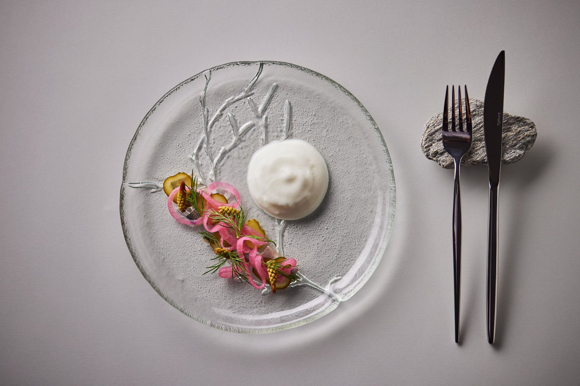 black and white bed linen