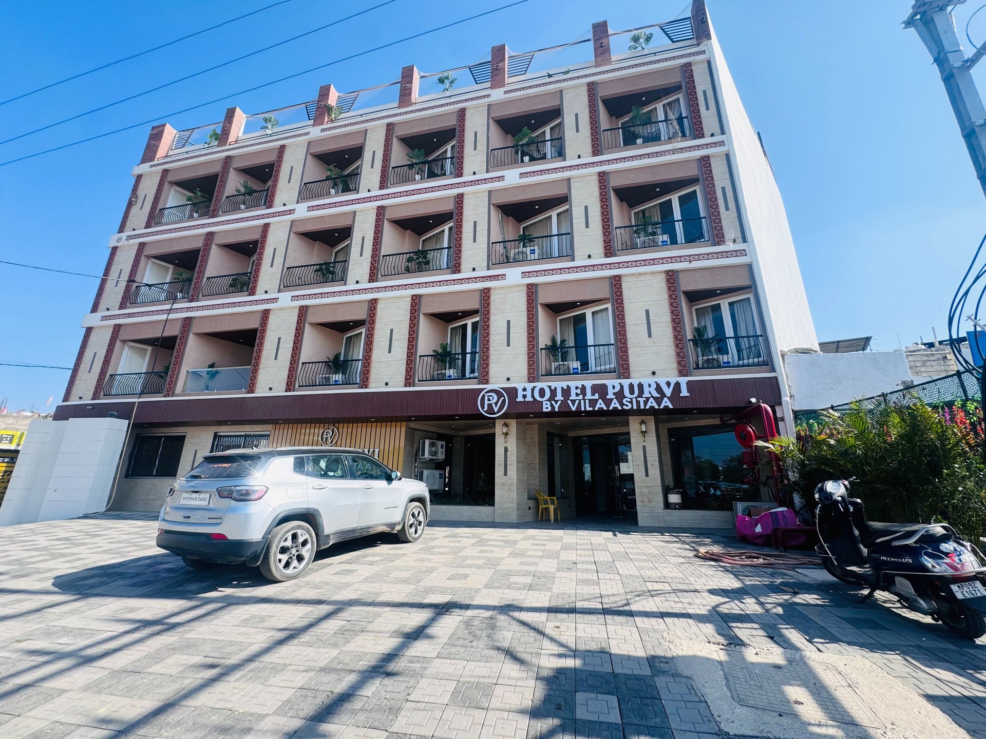 black and white bed linen