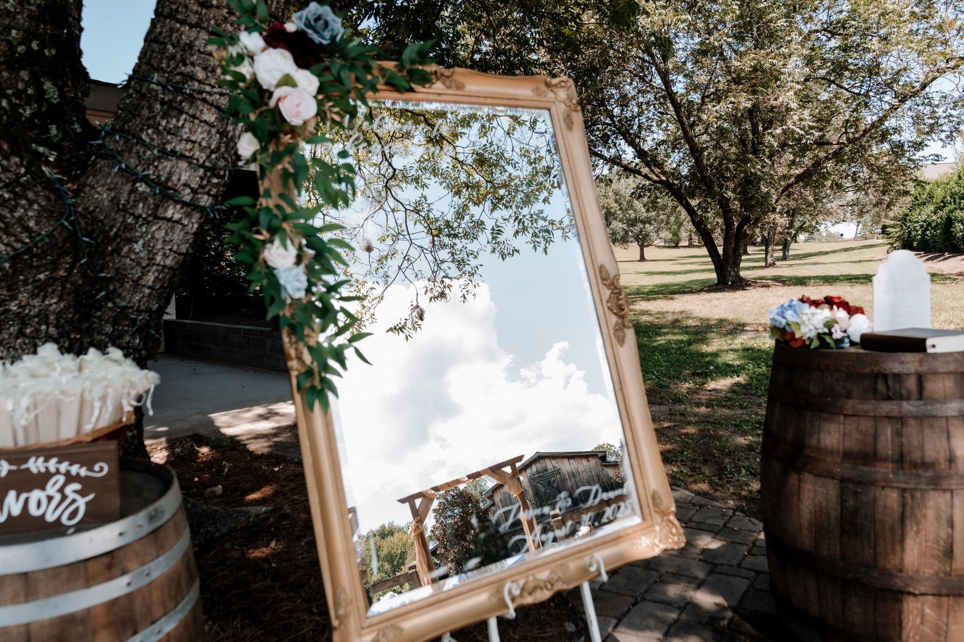 gray computer monitor