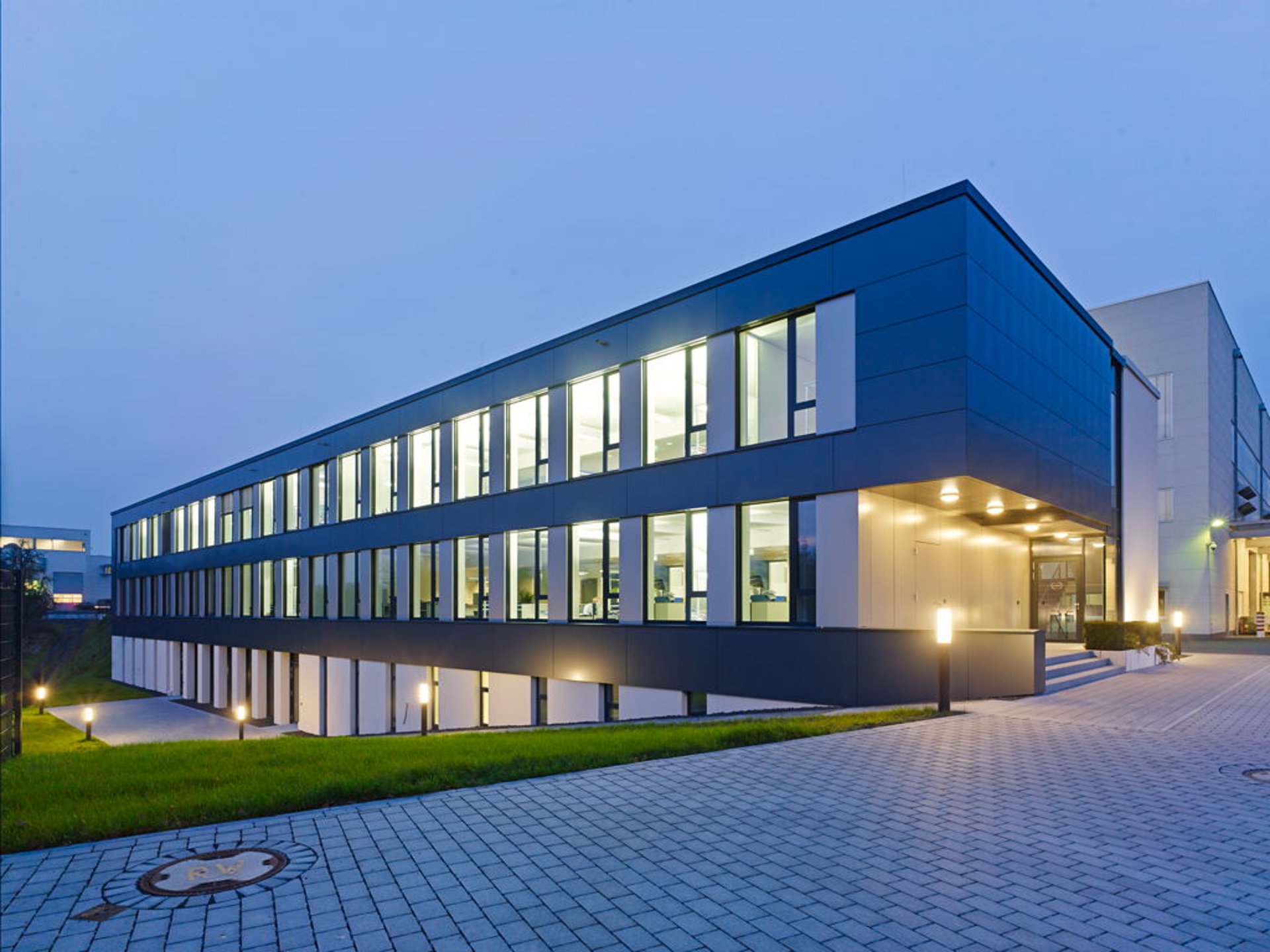 black and white bed linen