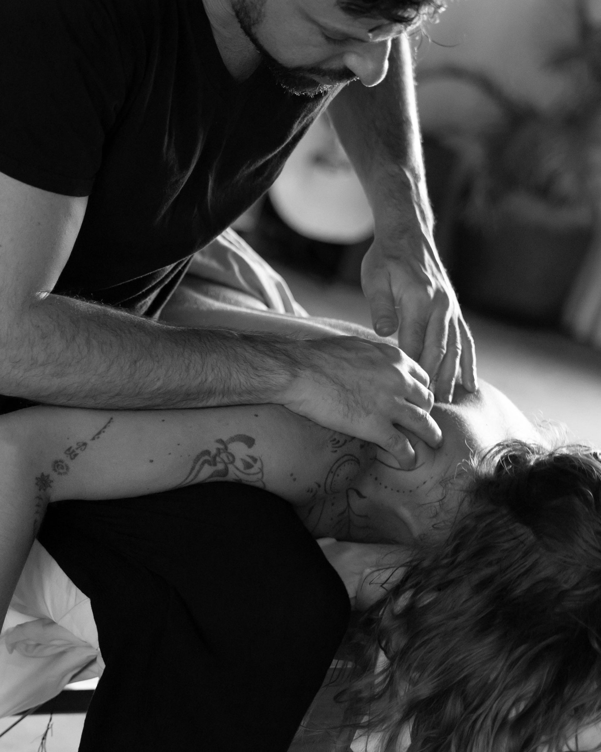 black and white bed linen