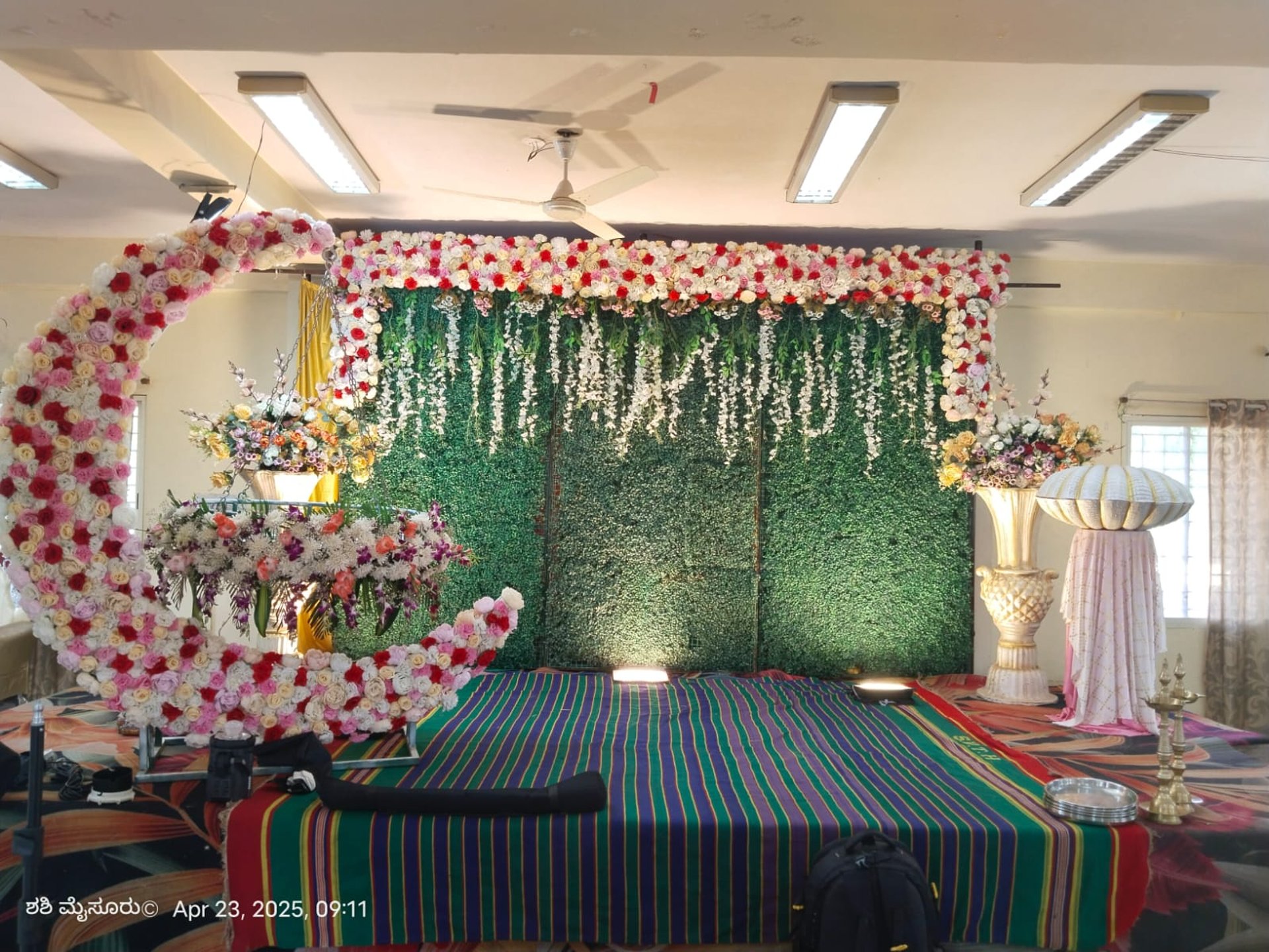 black and white bed linen