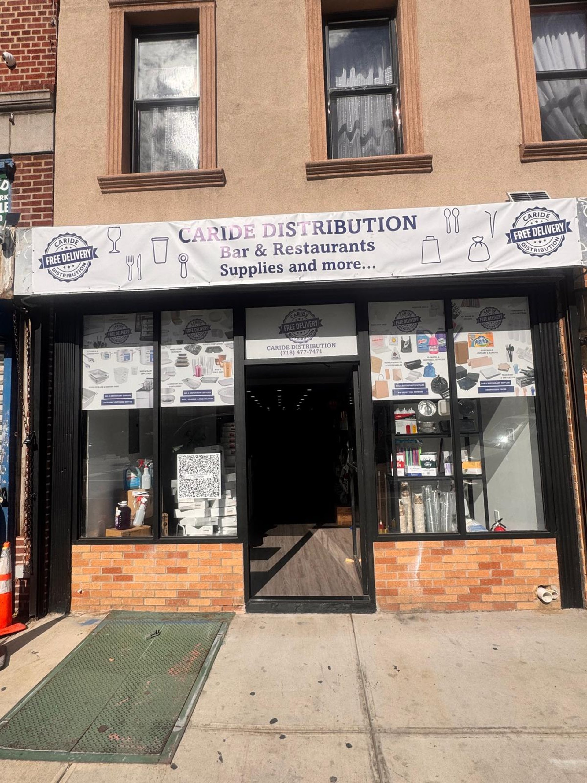 gray computer monitor