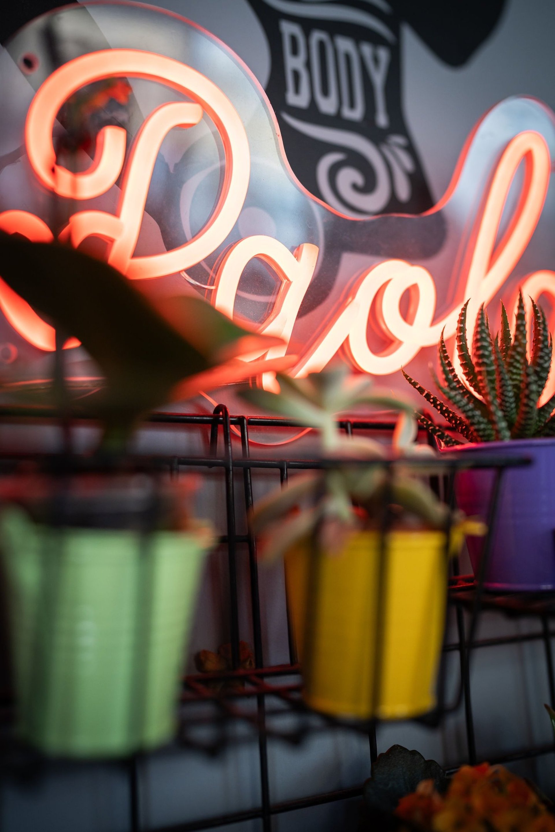 gray computer monitor