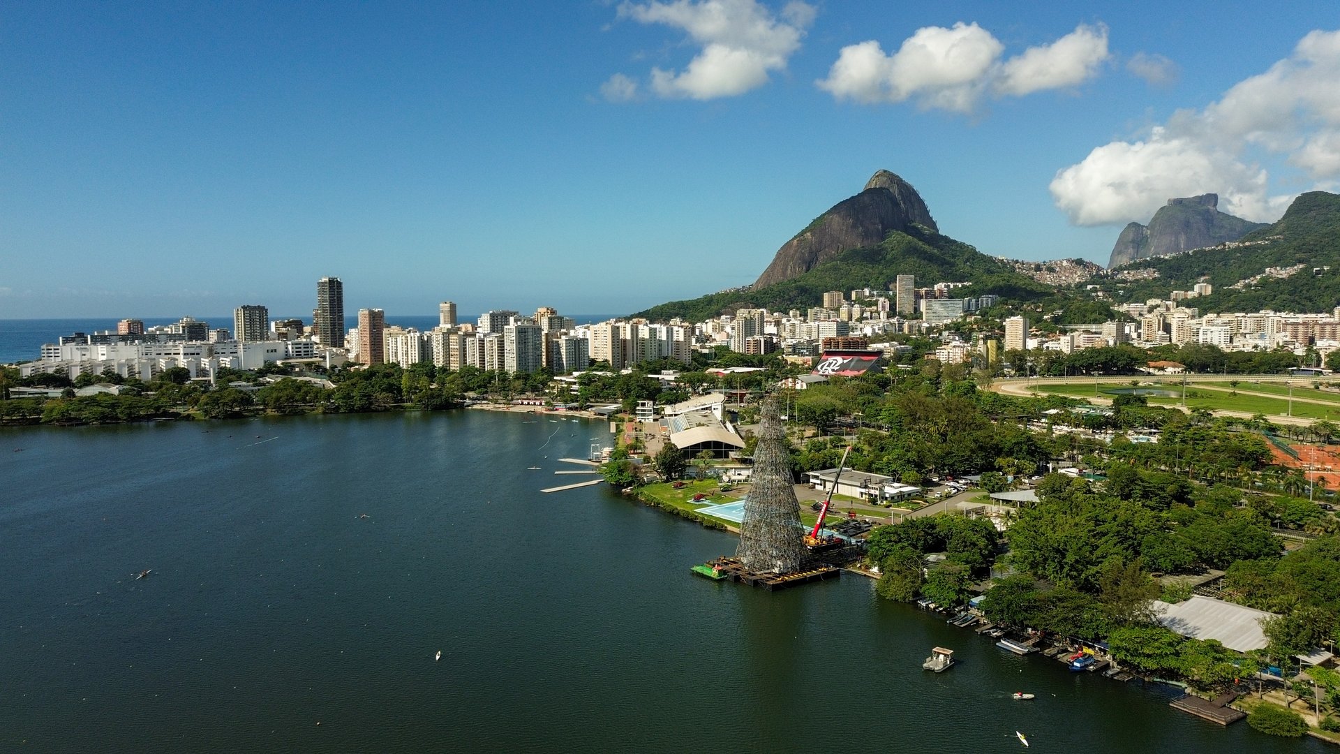 black and brown leather padded tub sofa