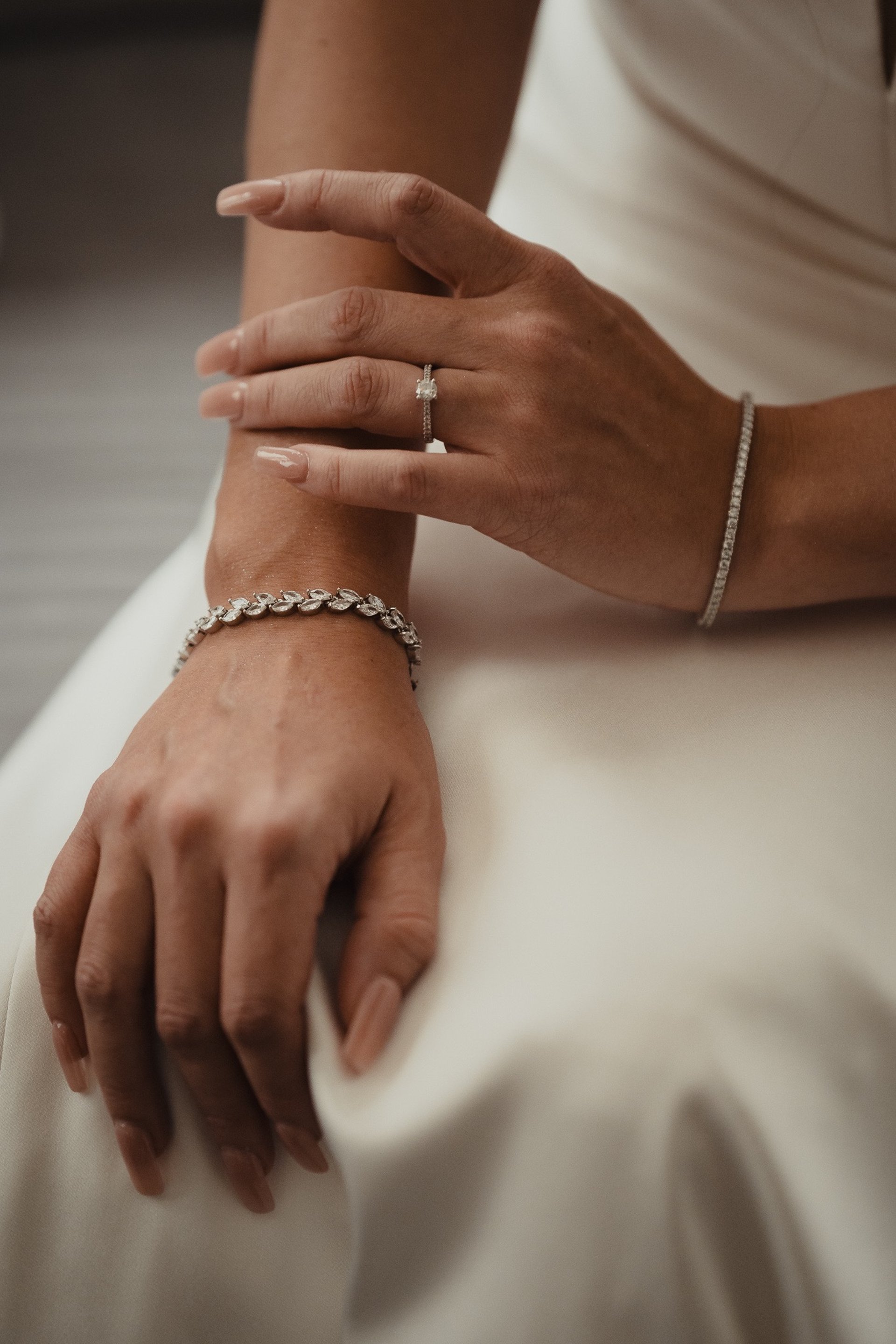 gray computer monitor