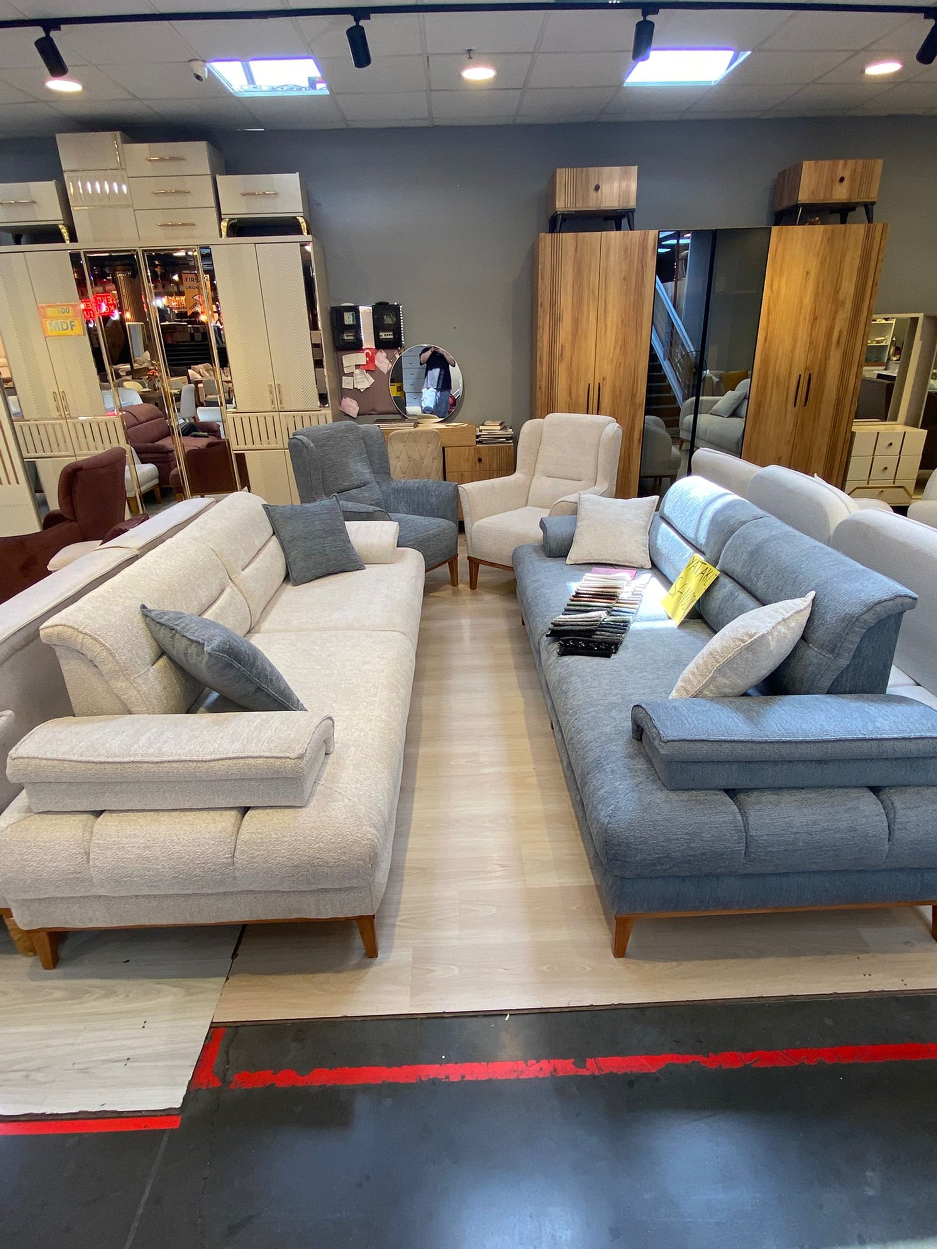 black and white bed linen