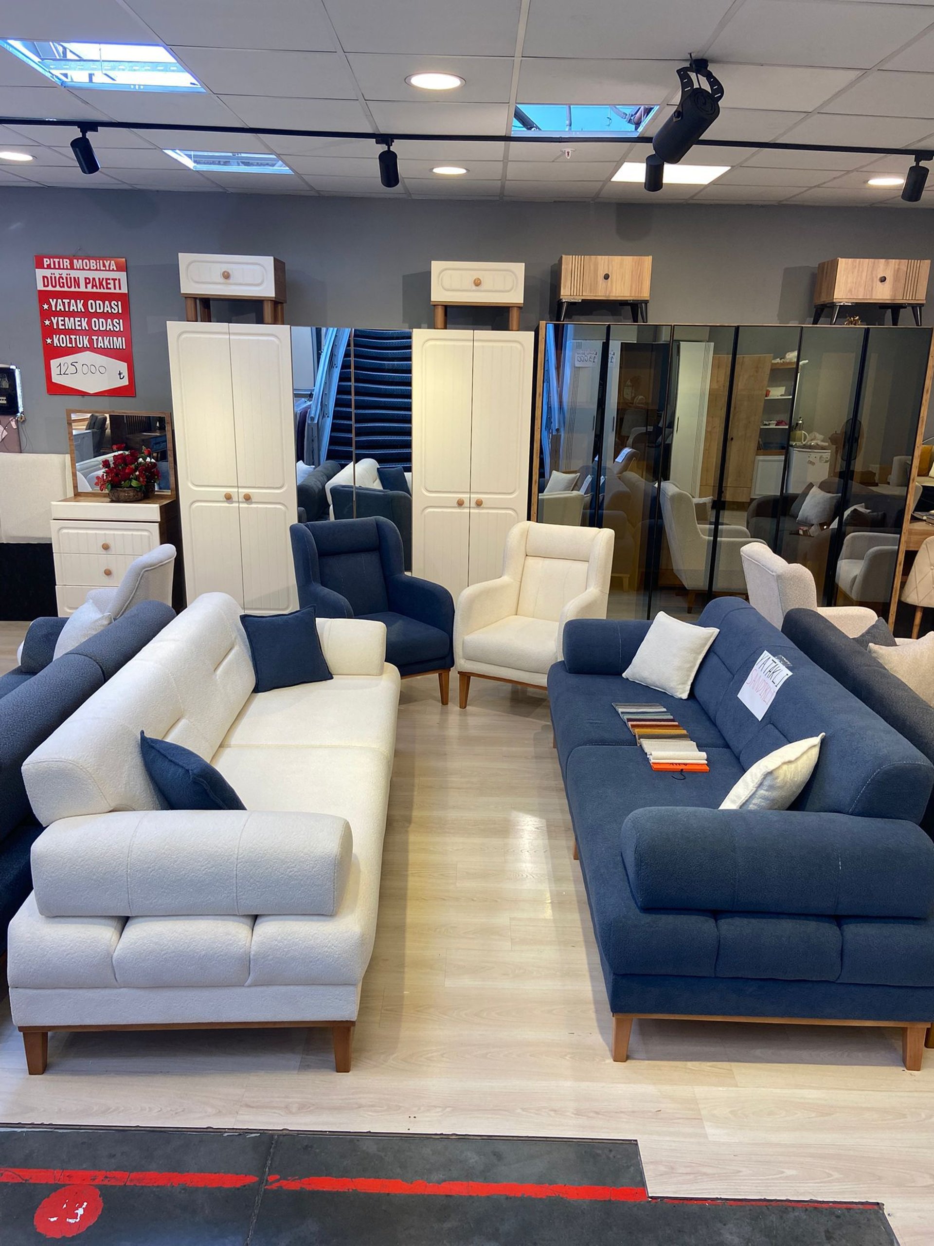 black and white bed linen