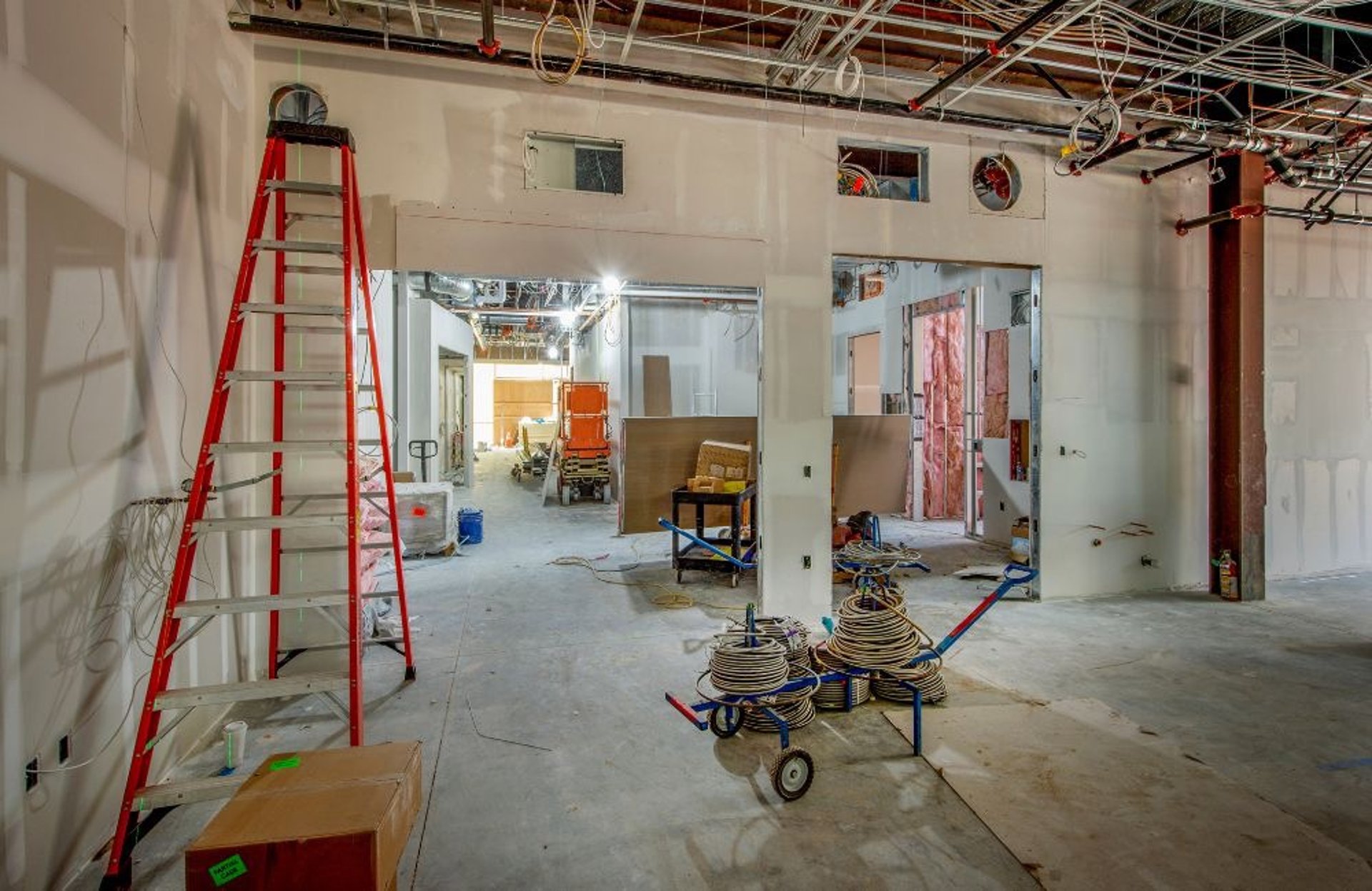 black and brown leather padded tub sofa